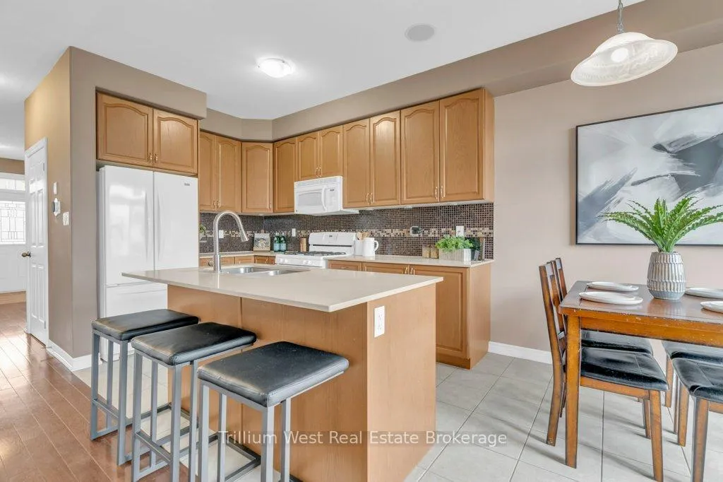 Photo 30 of 247 Norwich Road, Woolwich, Breslau — HOMEH
