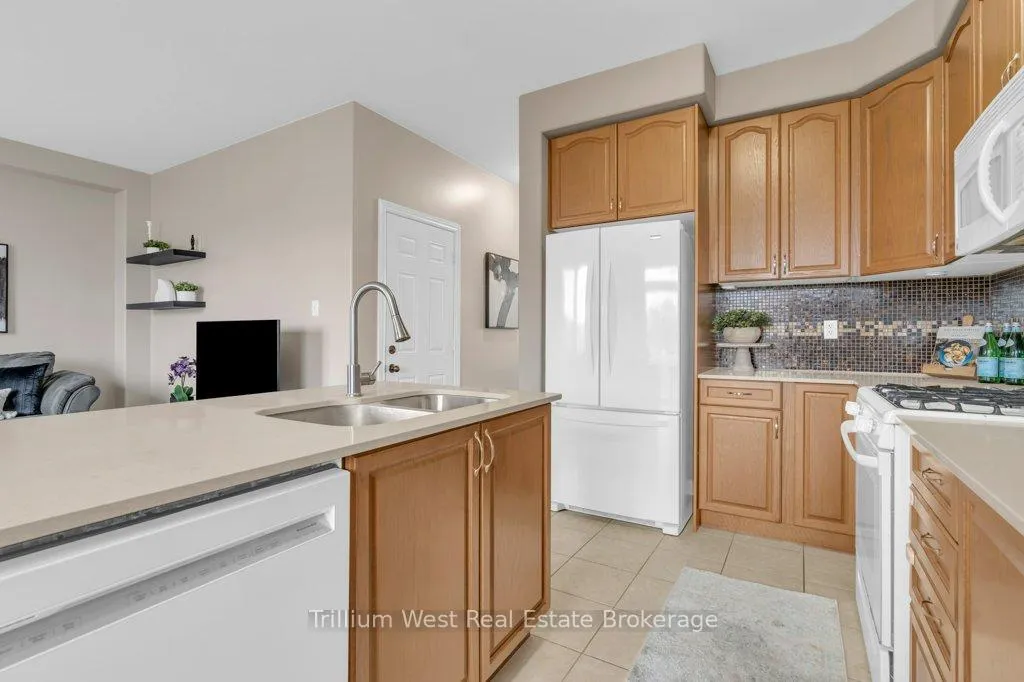 Photo 33 of 247 Norwich Road, Woolwich, Breslau — HOMEH