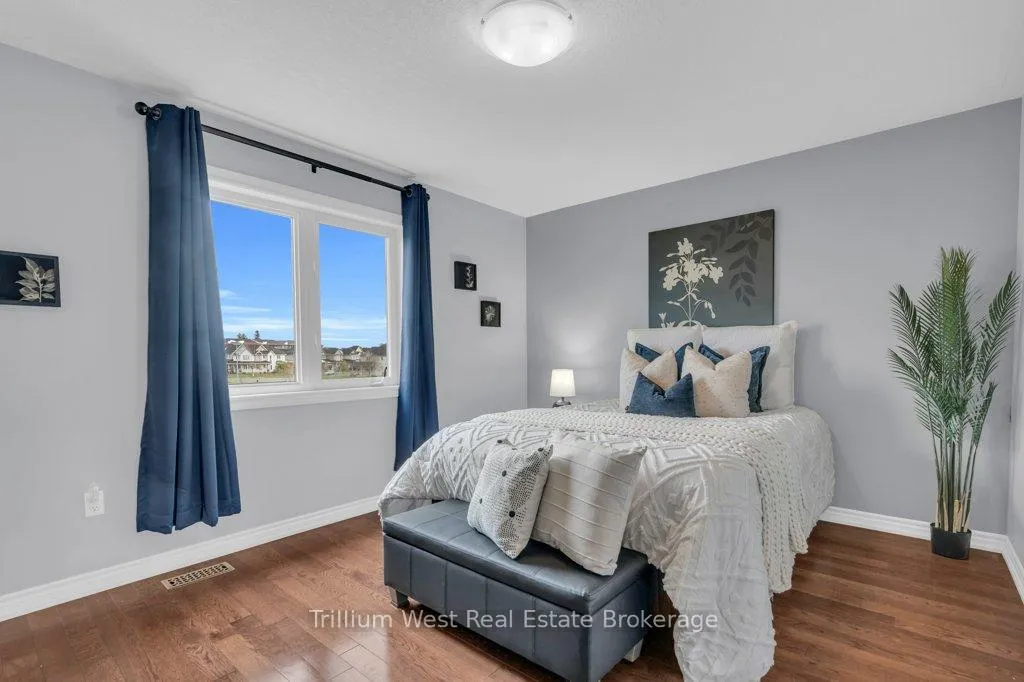 Photo 41 of 247 Norwich Road, Woolwich, Breslau — HOMEH