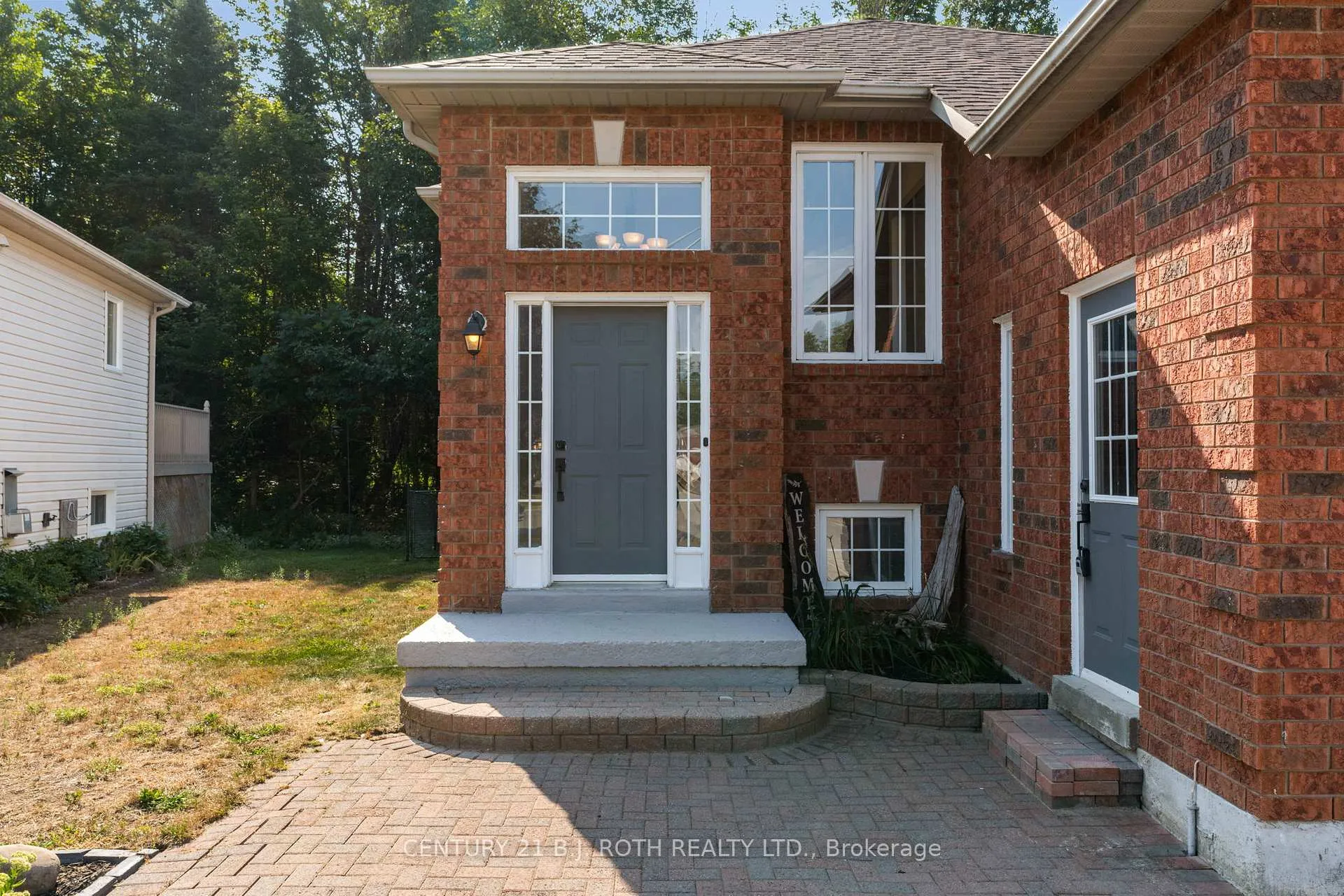 Photo 2 of 141 Dyer Drive, Wasaga Beach — HOMEH