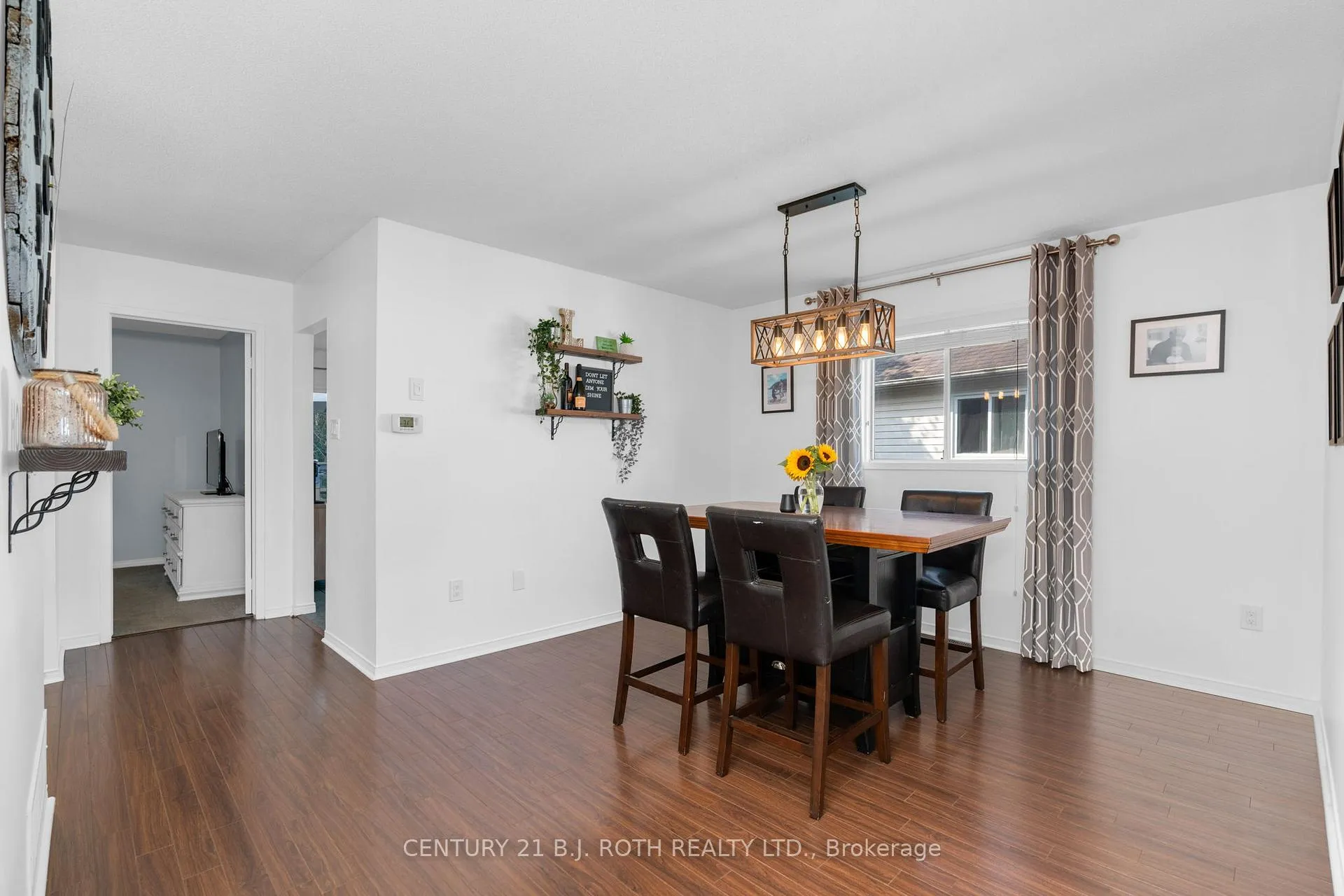 Photo 3 of 141 Dyer Drive, Wasaga Beach — HOMEH