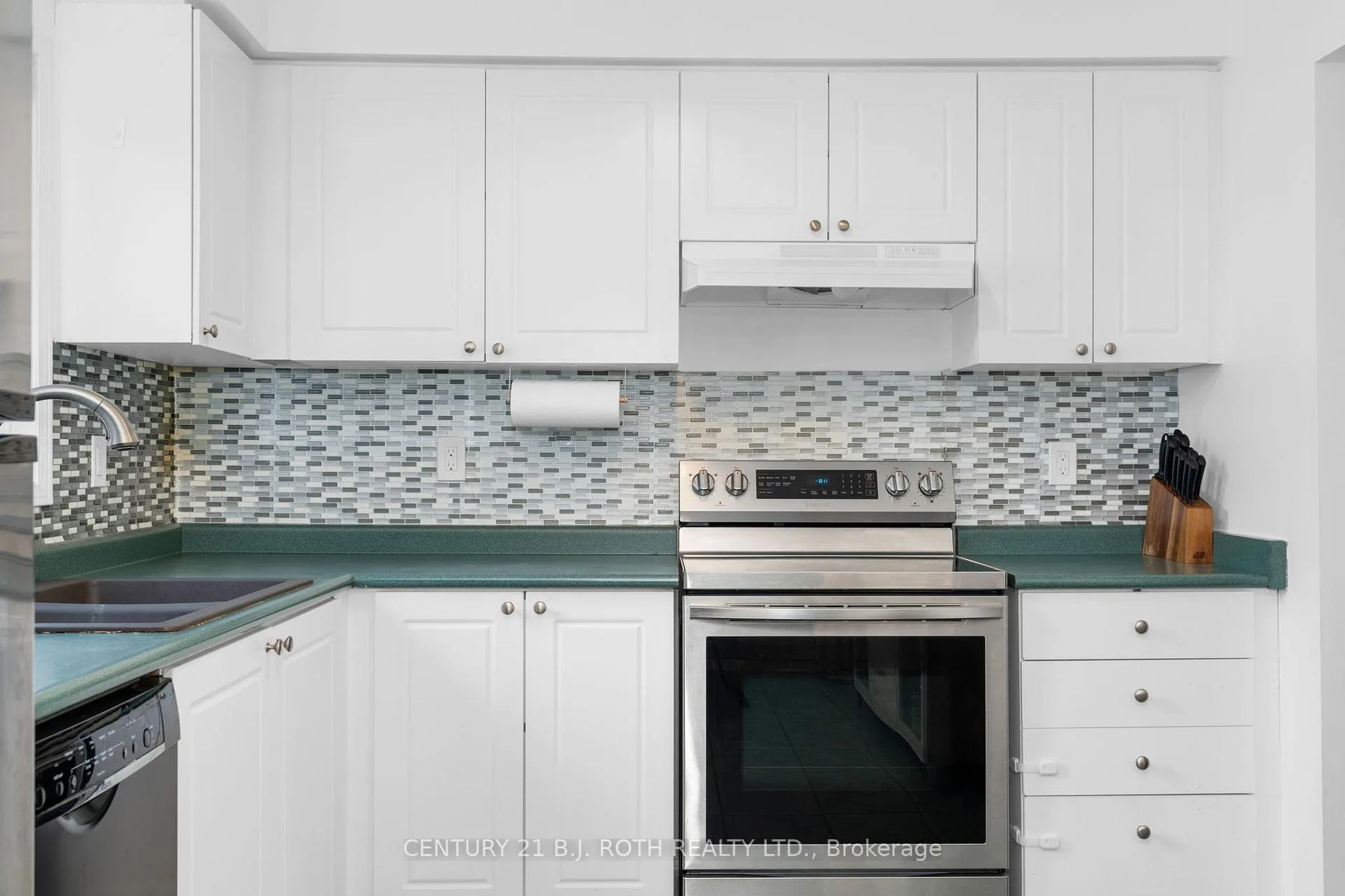 Photo 7 of 141 Dyer Drive, Wasaga Beach — HOMEH