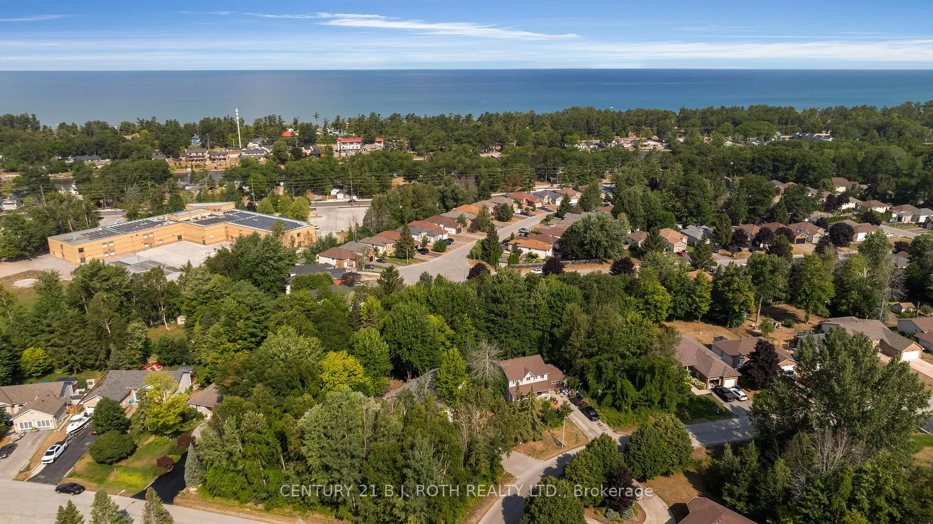 Photo 28 of 141 Dyer Drive, Wasaga Beach — HOMEH