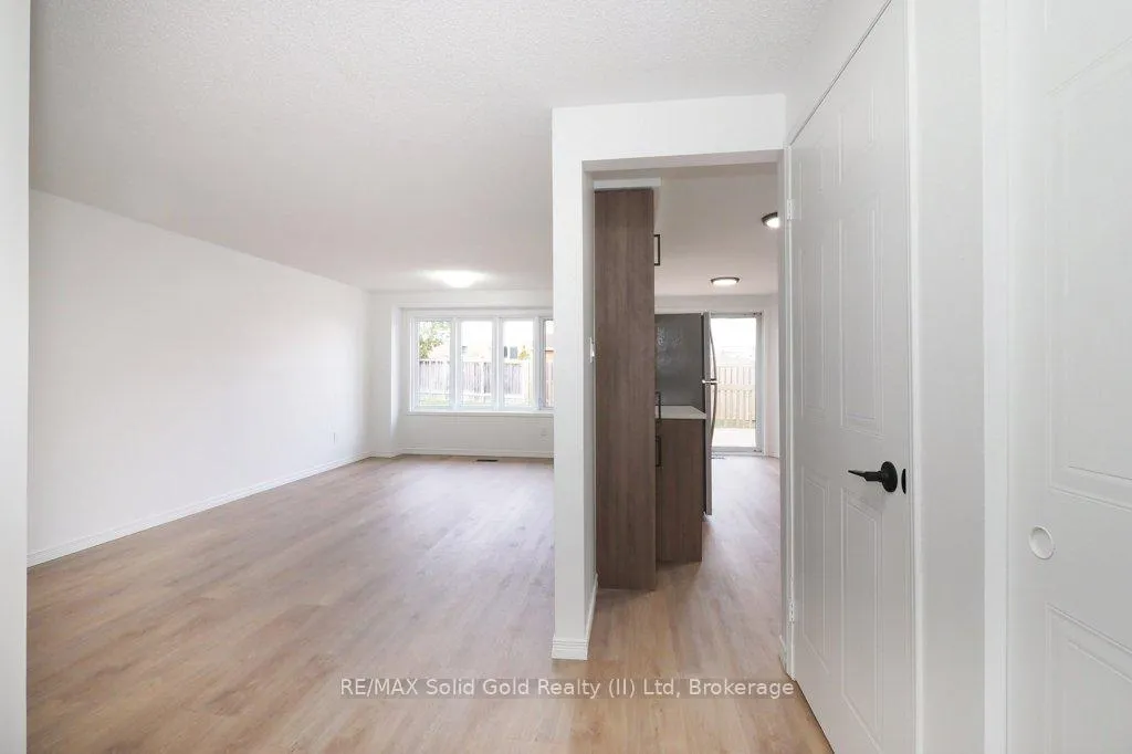 Photo 7 of 110 Bankside Drive, Kitchener — HOMEH