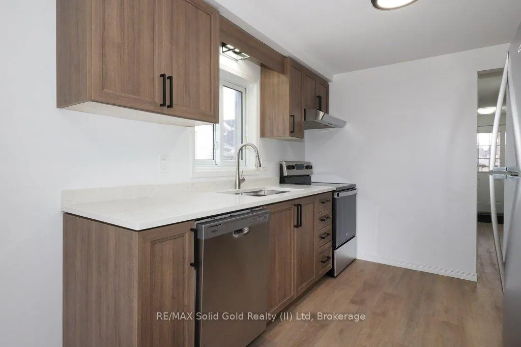 Photo 14 of 110 Bankside Drive, Kitchener — HOMEH