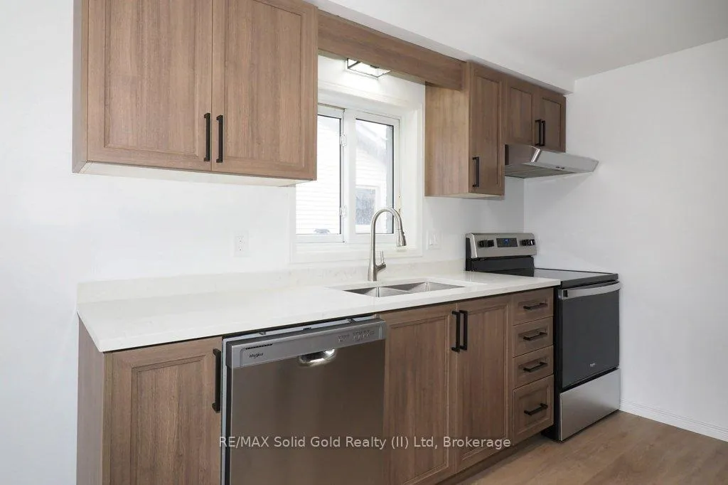 Photo 17 of 110 Bankside Drive, Kitchener — HOMEH