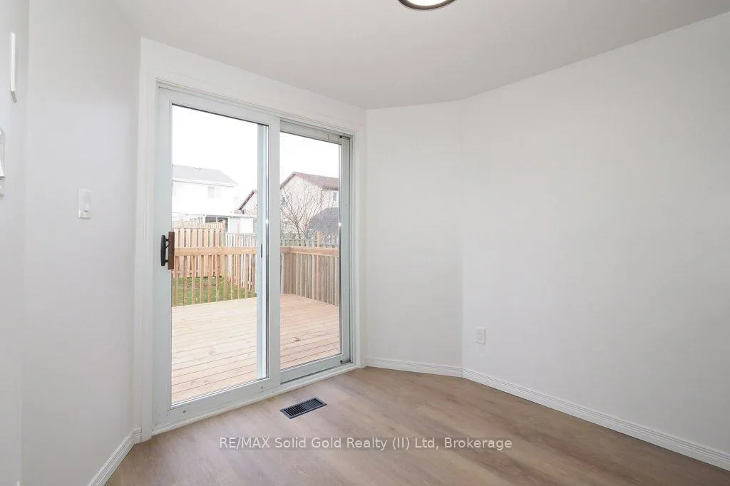 Photo 19 of 110 Bankside Drive, Kitchener — HOMEH