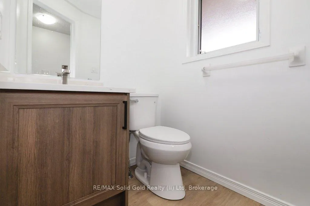 Photo 20 of 110 Bankside Drive, Kitchener — HOMEH