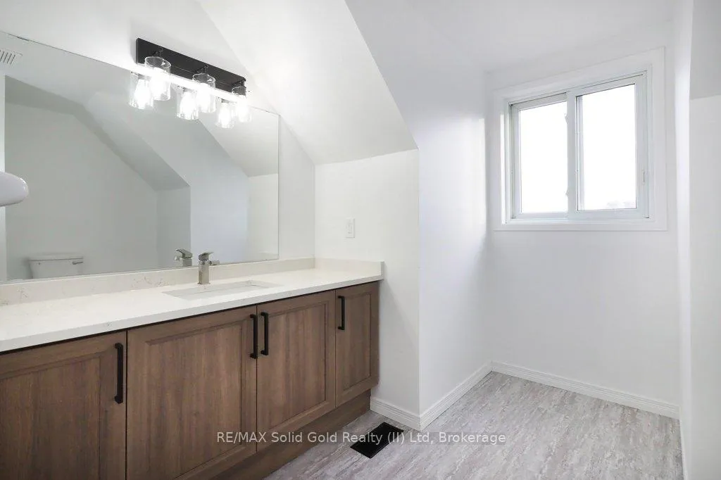 Photo 30 of 110 Bankside Drive, Kitchener — HOMEH