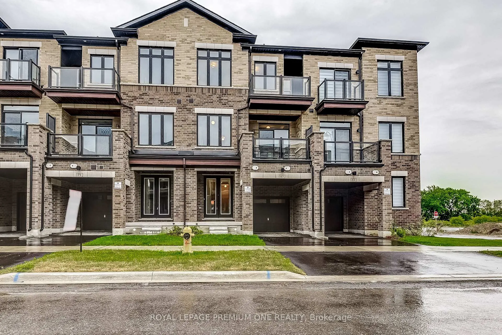 Photo 2 of 67 Tennant Circle, Vaughan, Vellore Village — HOMEH