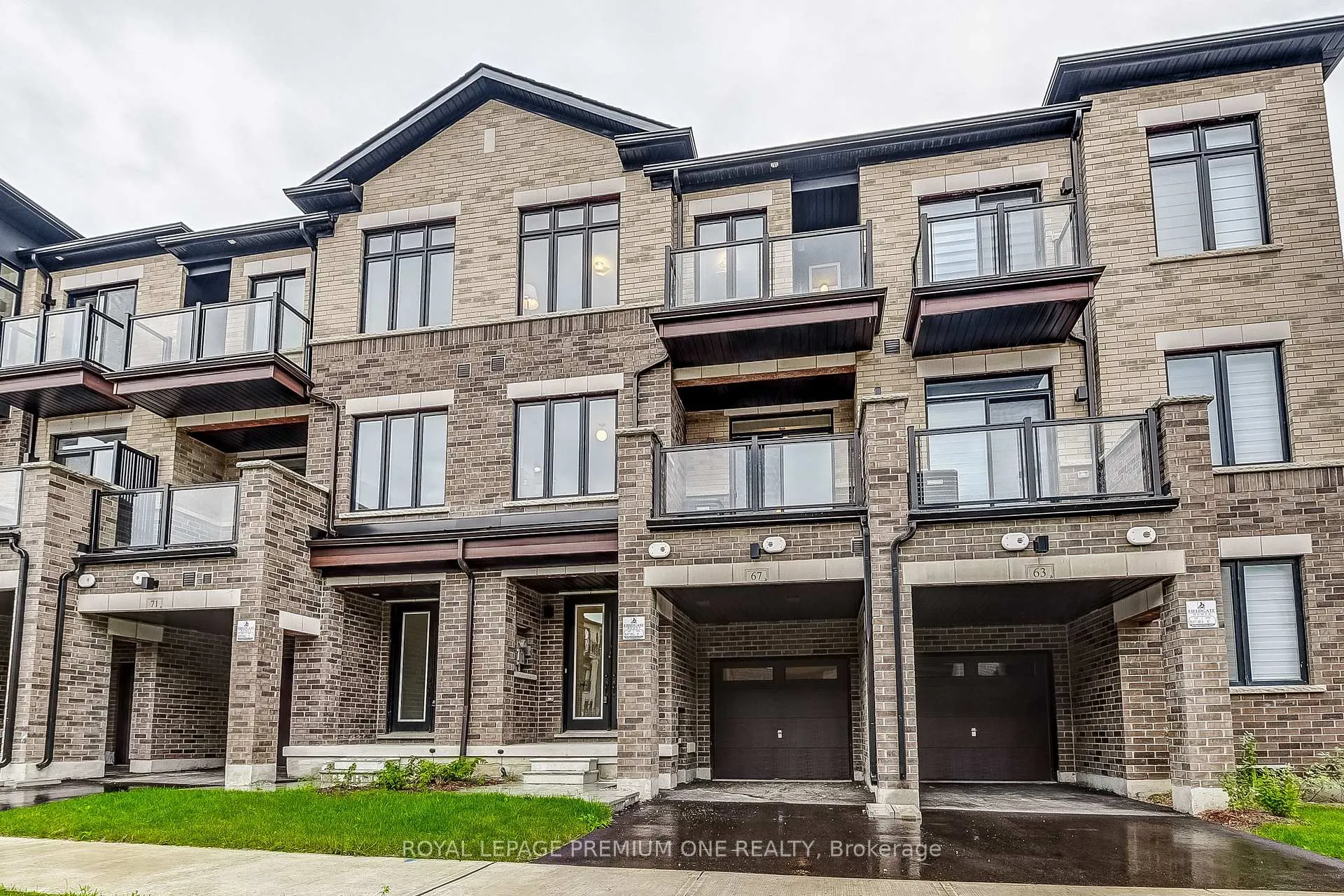 Photo 3 of 67 Tennant Circle, Vaughan, Vellore Village — HOMEH