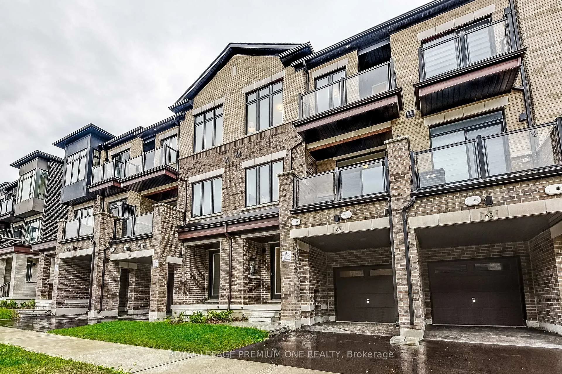 Photo 4 of 67 Tennant Circle, Vaughan, Vellore Village — HOMEH