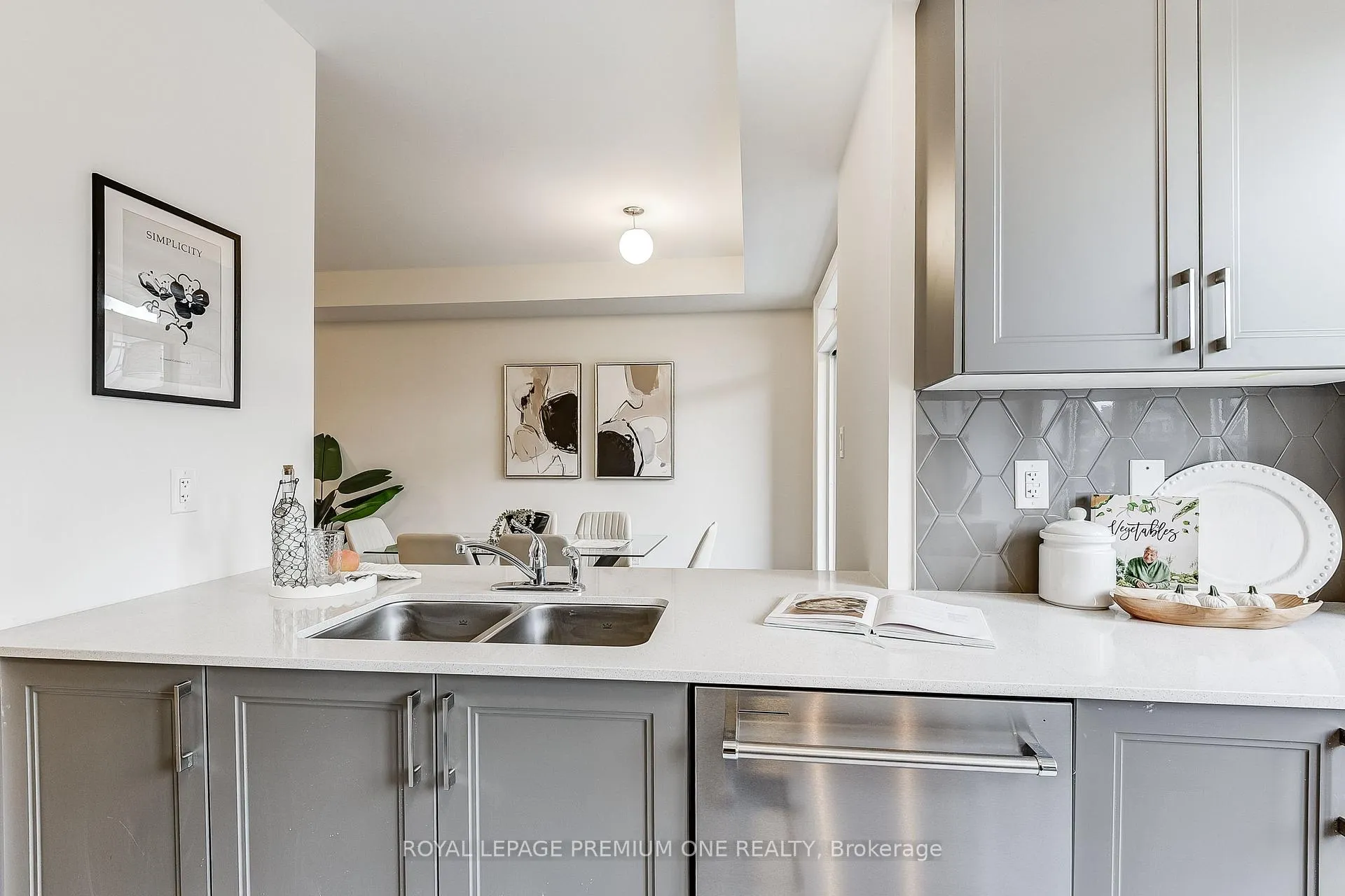 Photo 25 of 67 Tennant Circle, Vaughan, Vellore Village — HOMEH