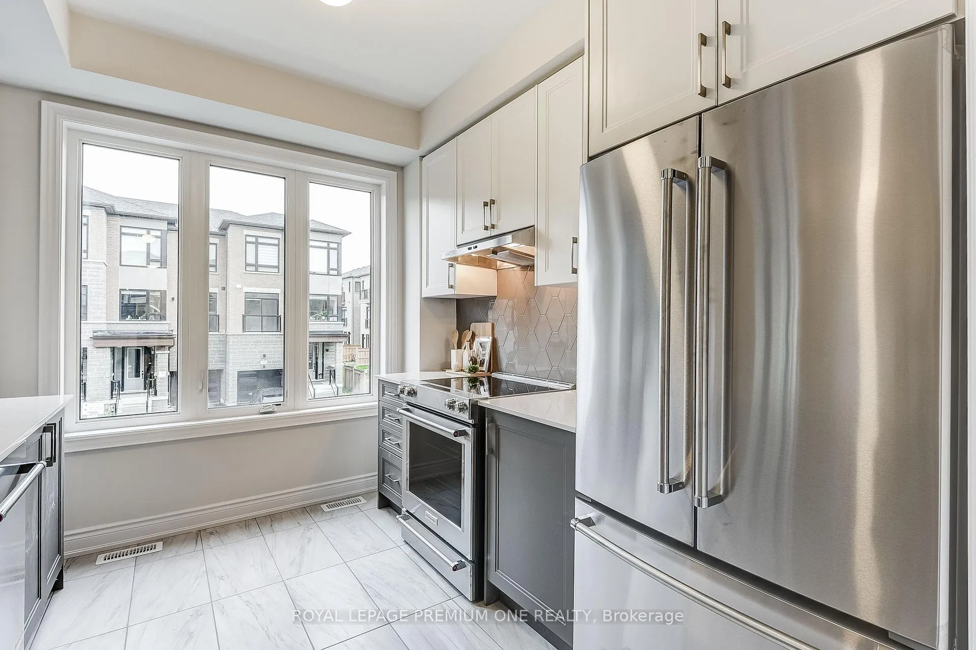 Photo 26 of 67 Tennant Circle, Vaughan, Vellore Village — HOMEH