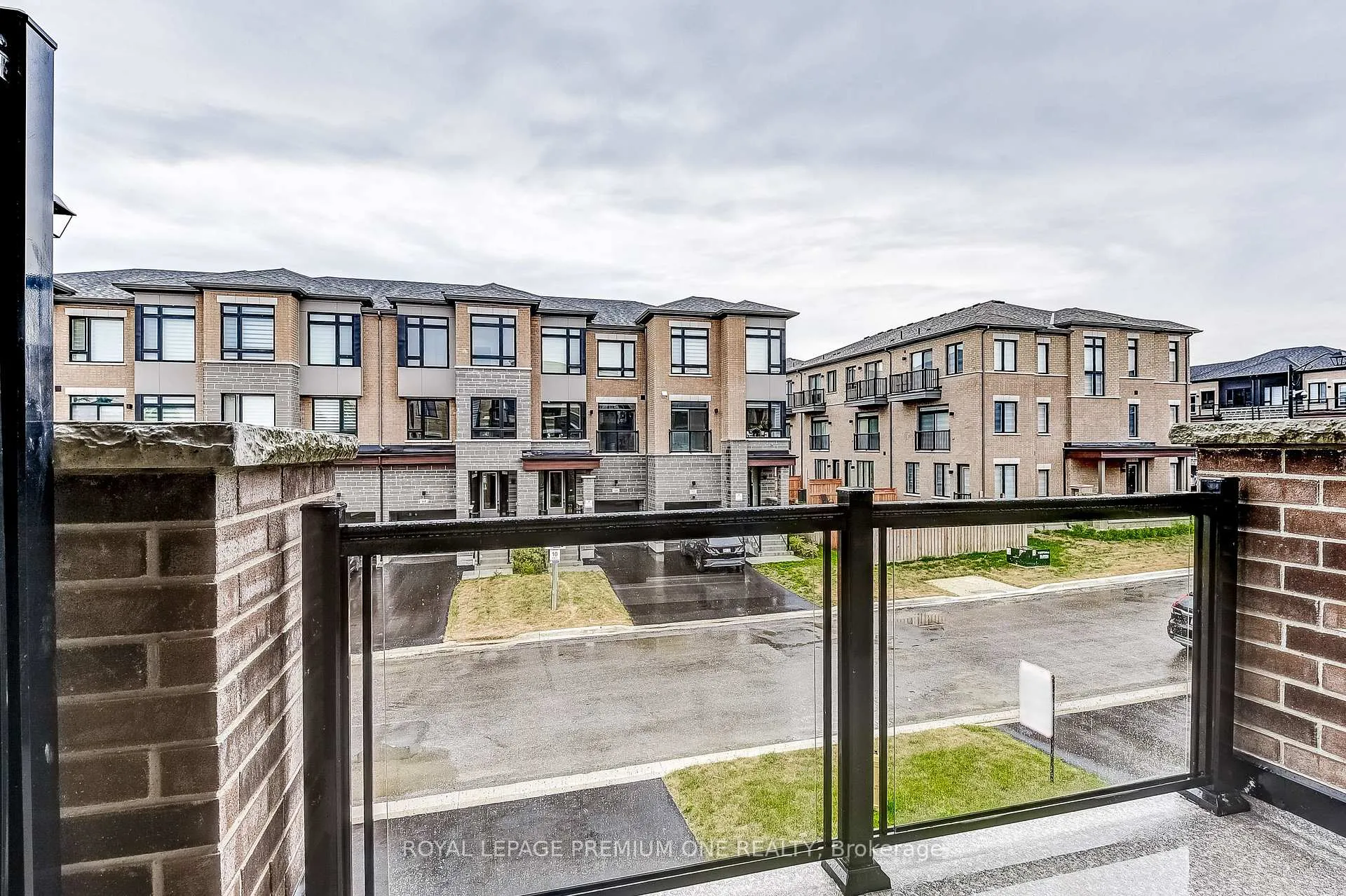 Photo 29 of 67 Tennant Circle, Vaughan, Vellore Village — HOMEH