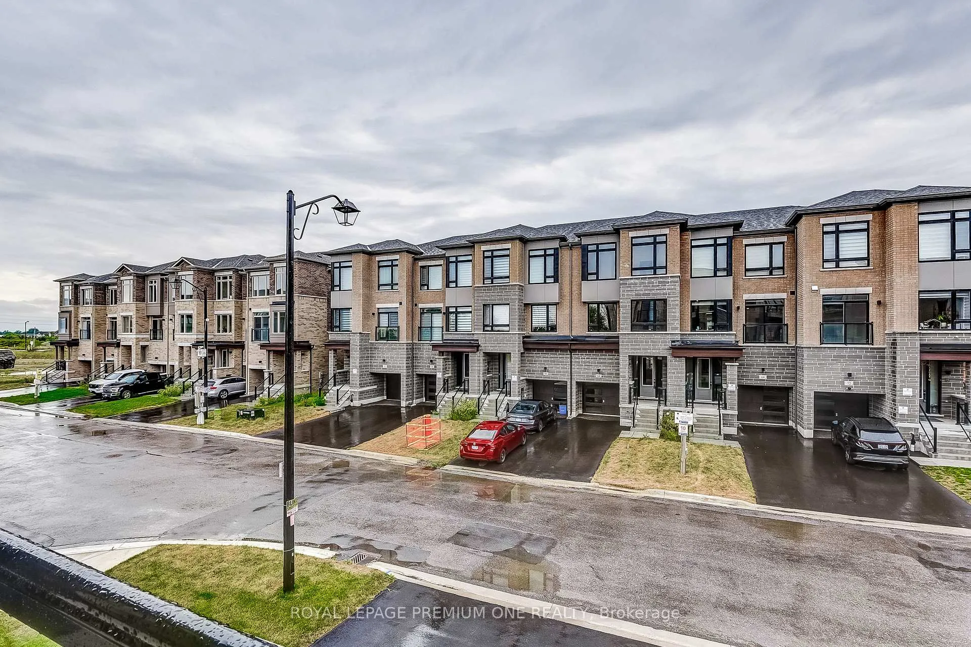 Photo 31 of 67 Tennant Circle, Vaughan, Vellore Village — HOMEH