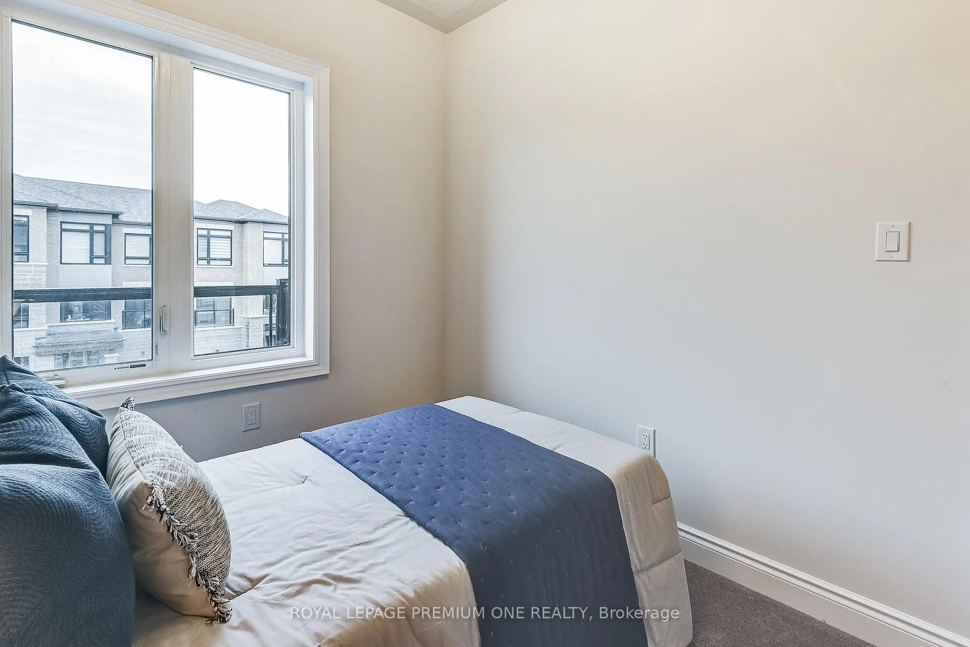 Photo 37 of 67 Tennant Circle, Vaughan, Vellore Village — HOMEH