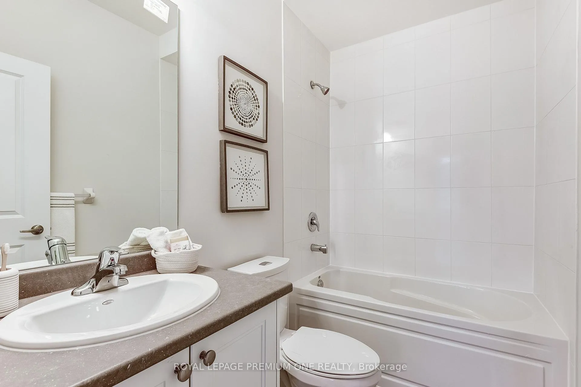 Photo 38 of 67 Tennant Circle, Vaughan, Vellore Village — HOMEH
