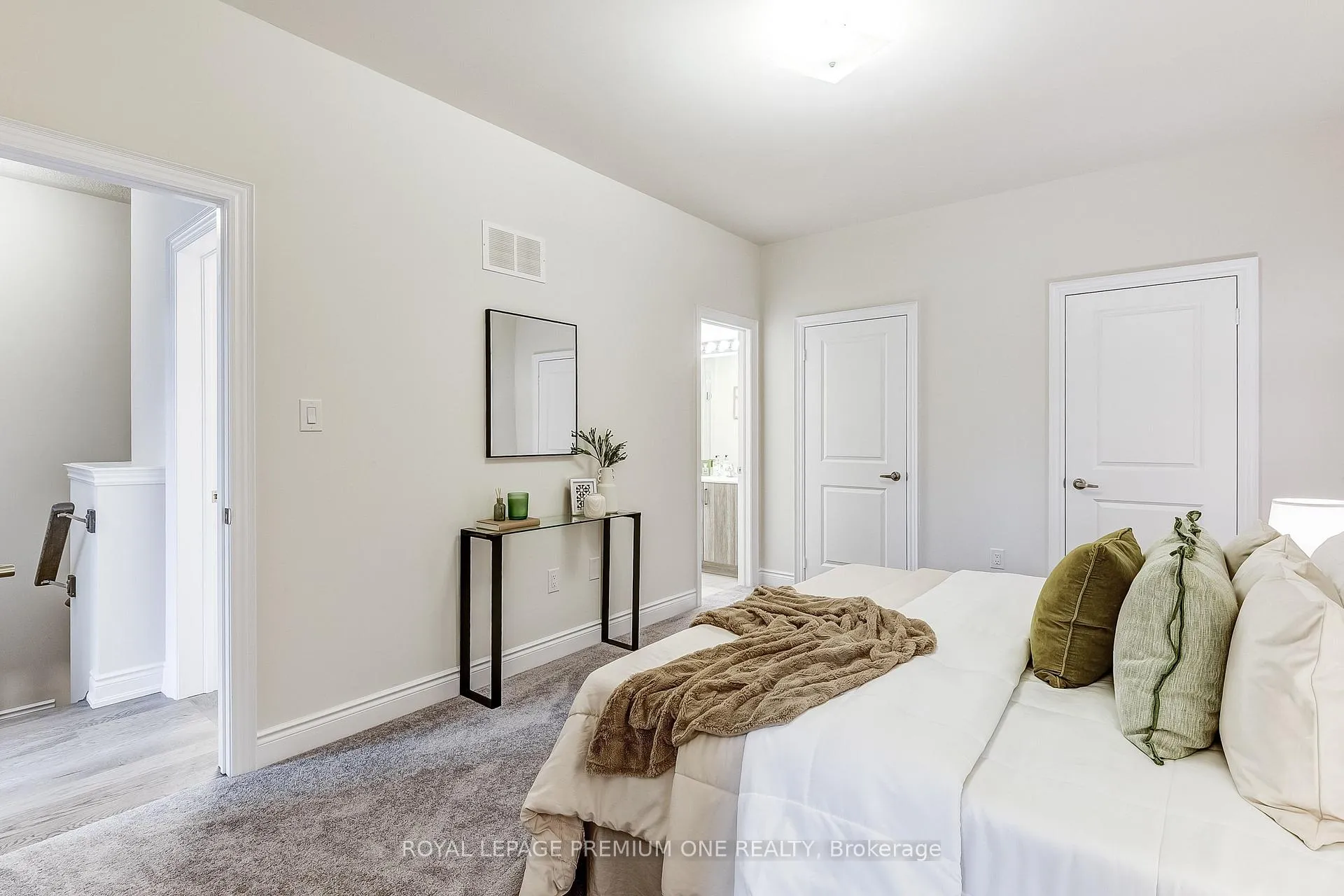 Photo 40 of 67 Tennant Circle, Vaughan, Vellore Village — HOMEH
