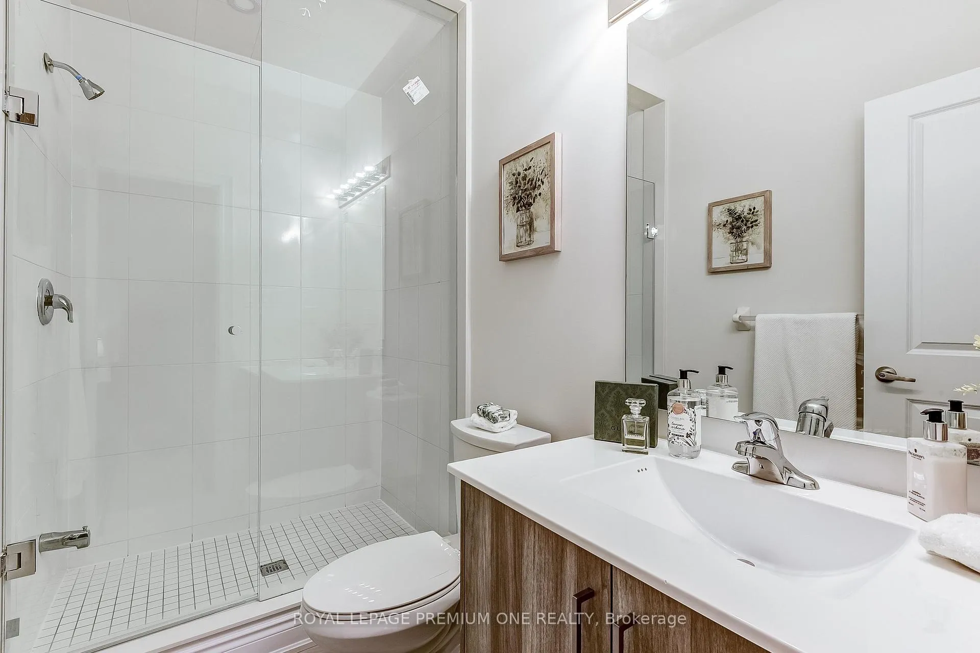 Photo 42 of 67 Tennant Circle, Vaughan, Vellore Village — HOMEH