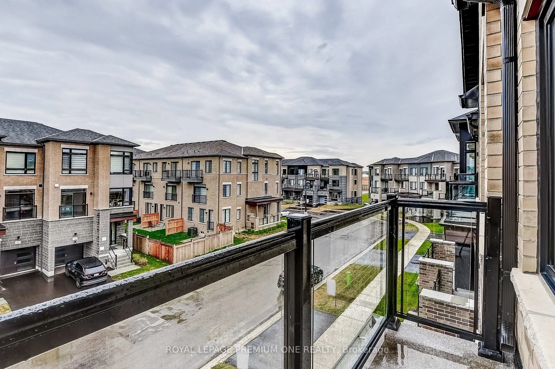 Photo 45 of 67 Tennant Circle, Vaughan, Vellore Village — HOMEH