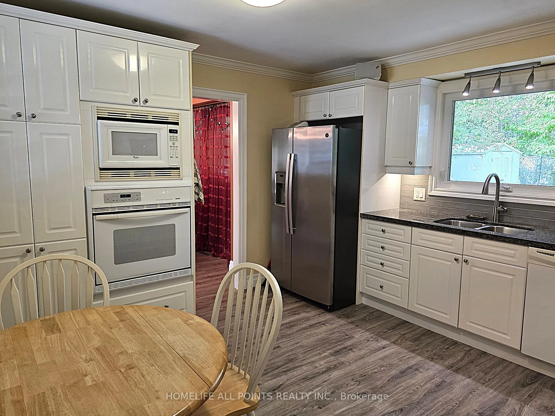 Photo 9 of 188 Browning Trail, Barrie, Letitia Heights — HOMEH