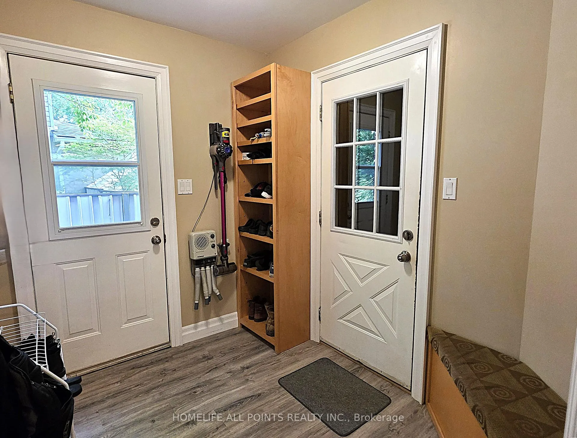 Photo 18 of 188 Browning Trail, Barrie, Letitia Heights — HOMEH