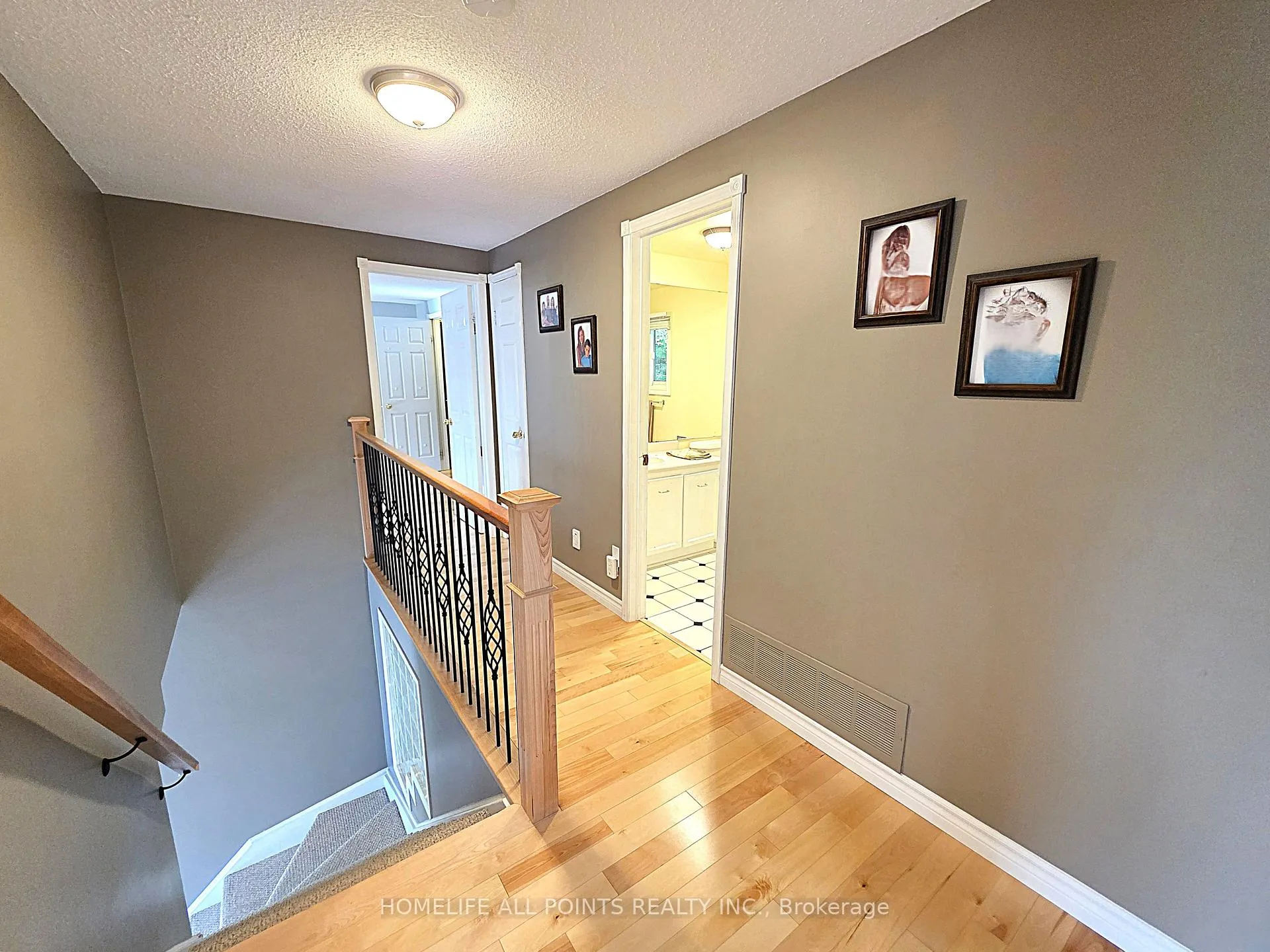 Photo 23 of 188 Browning Trail, Barrie, Letitia Heights — HOMEH