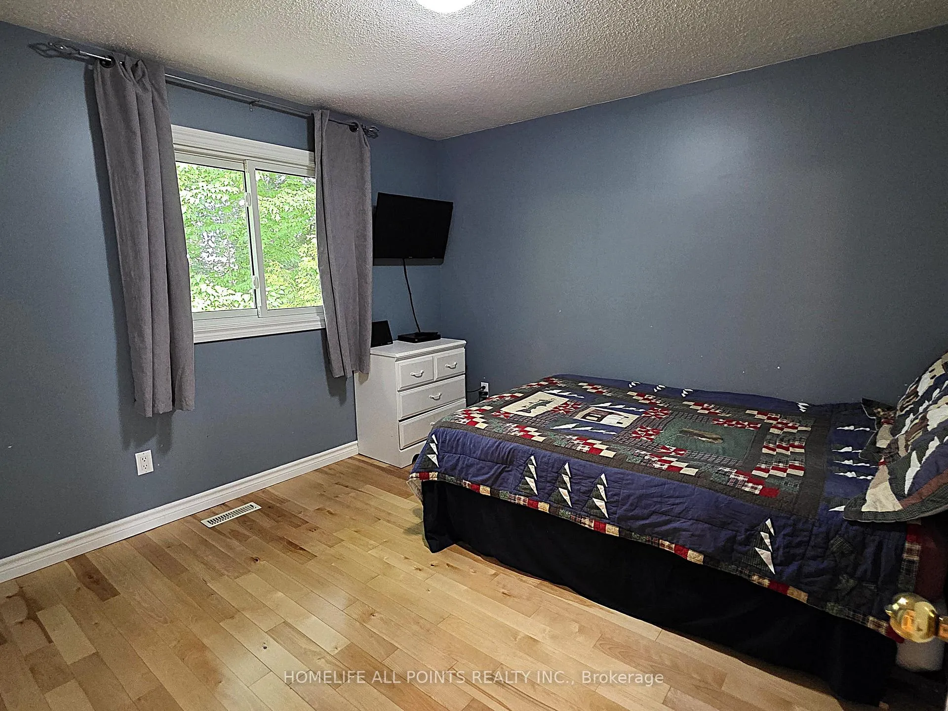 Photo 30 of 188 Browning Trail, Barrie, Letitia Heights — HOMEH