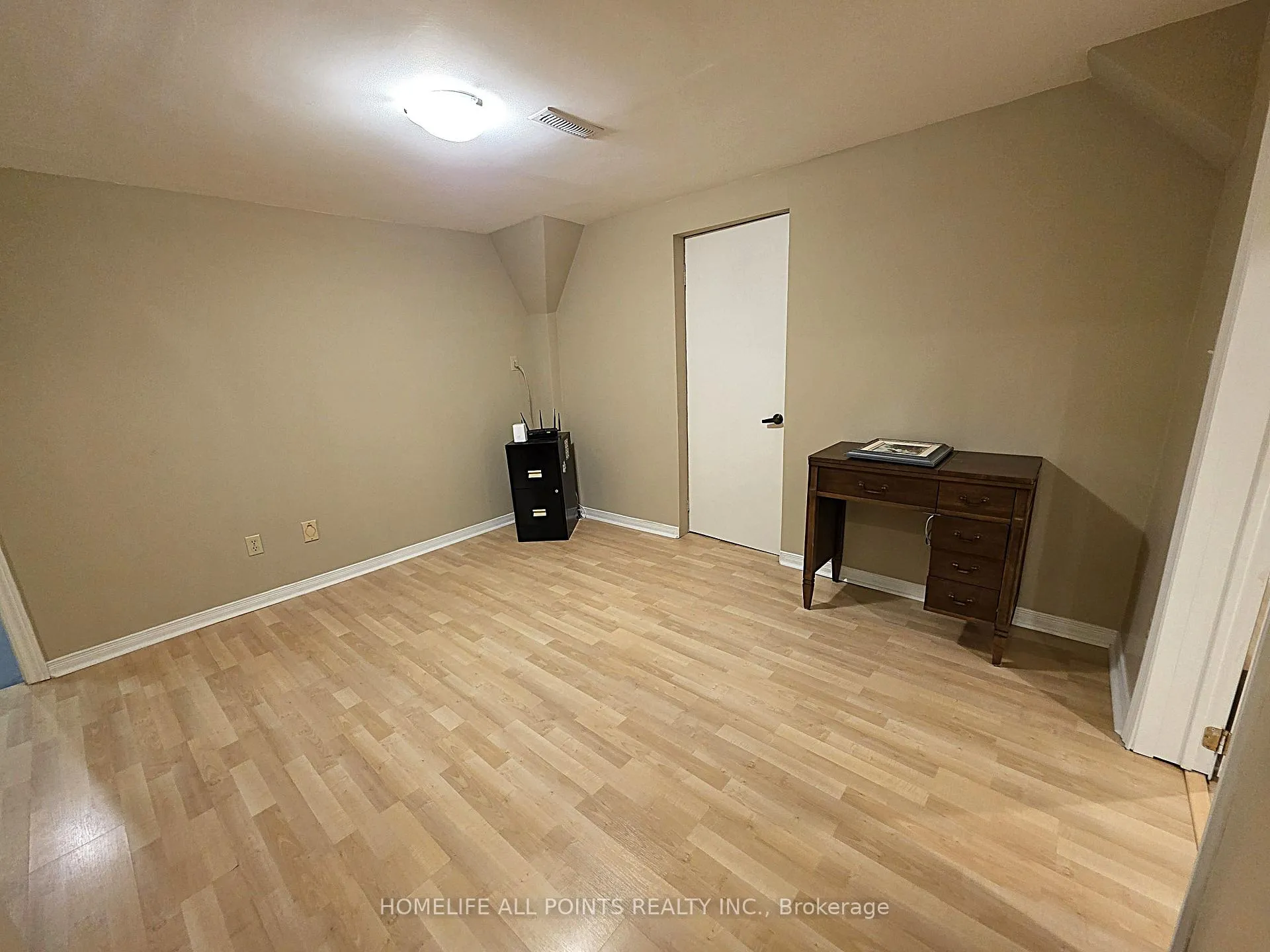 Photo 38 of 188 Browning Trail, Barrie, Letitia Heights — HOMEH