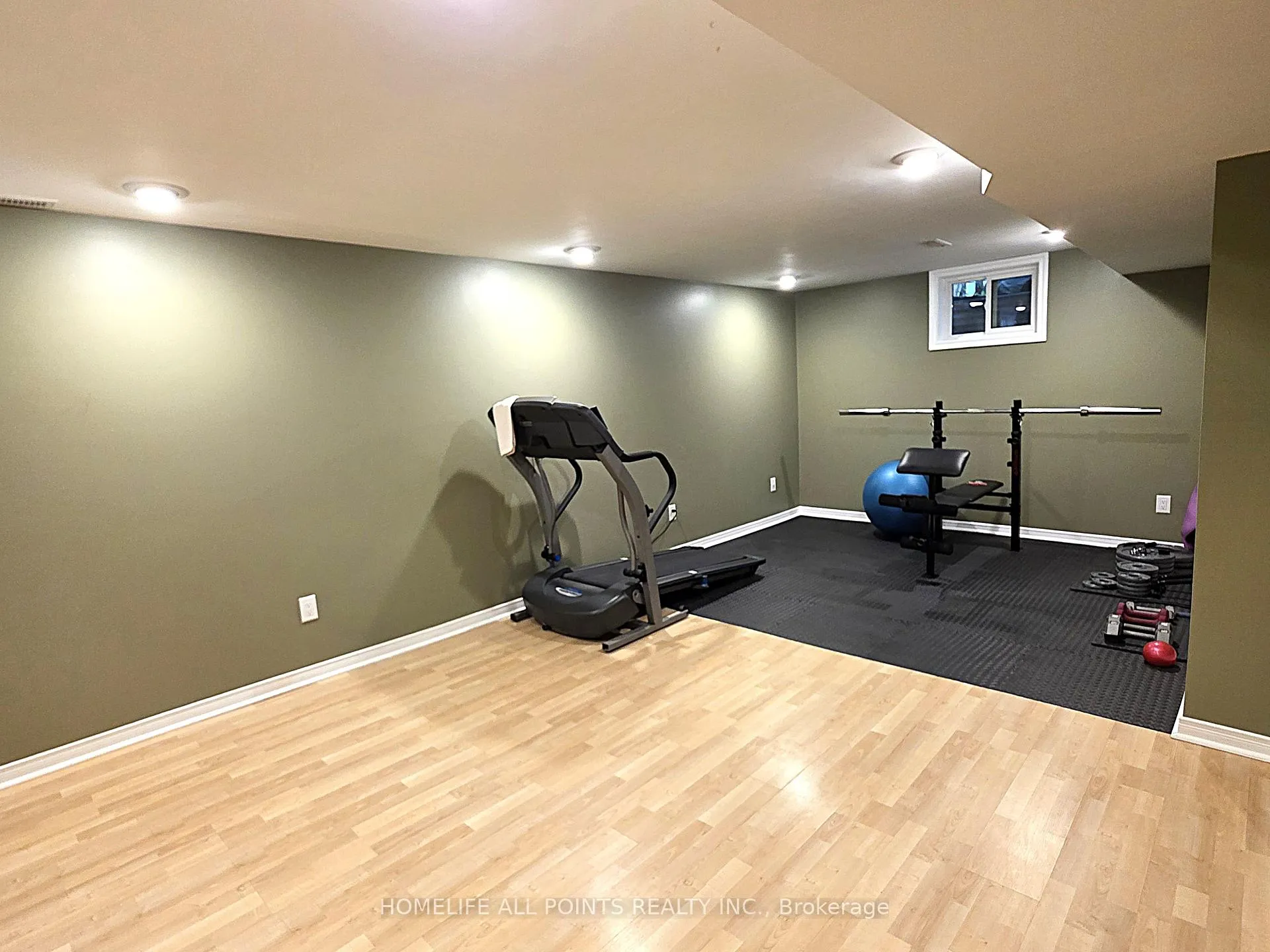 Photo 39 of 188 Browning Trail, Barrie, Letitia Heights — HOMEH