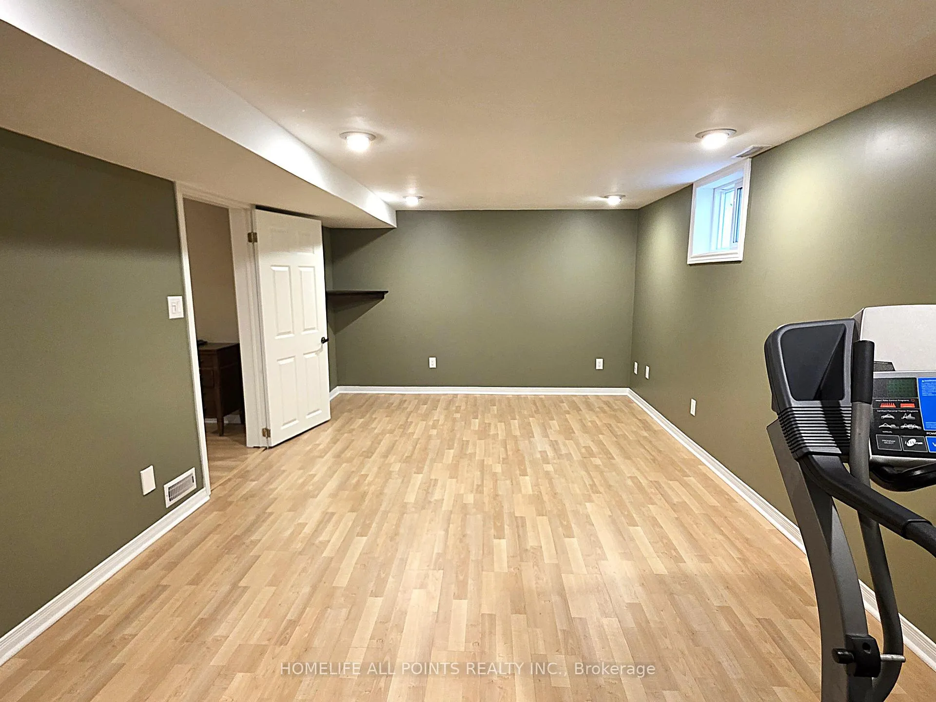 Photo 41 of 188 Browning Trail, Barrie, Letitia Heights — HOMEH