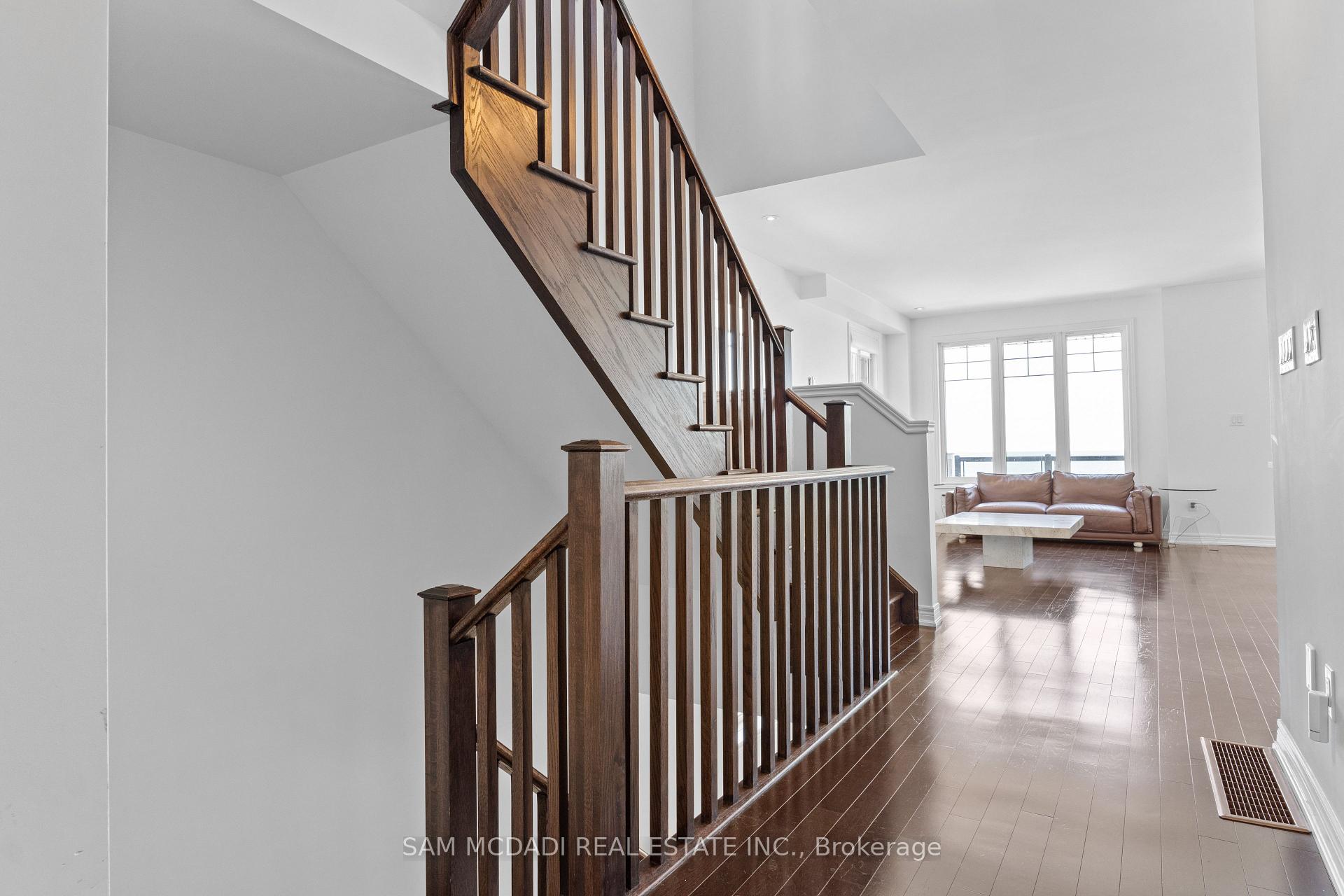 Photo 4 of 2 Pierre Trudeau Lane S, Grimsby, Grimsby Beach — HOMEH