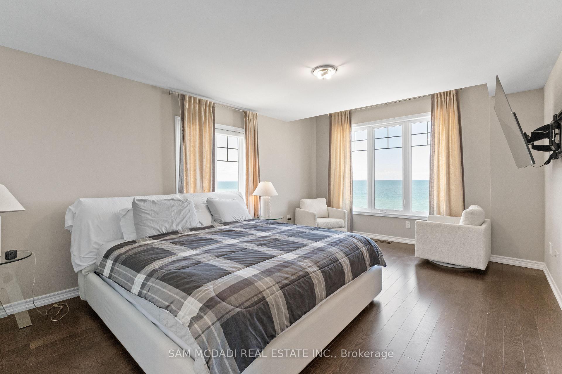 Photo 24 of 2 Pierre Trudeau Lane S, Grimsby, Grimsby Beach — HOMEH