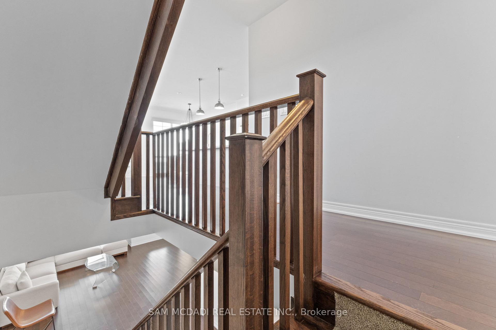 Photo 30 of 2 Pierre Trudeau Lane S, Grimsby, Grimsby Beach — HOMEH
