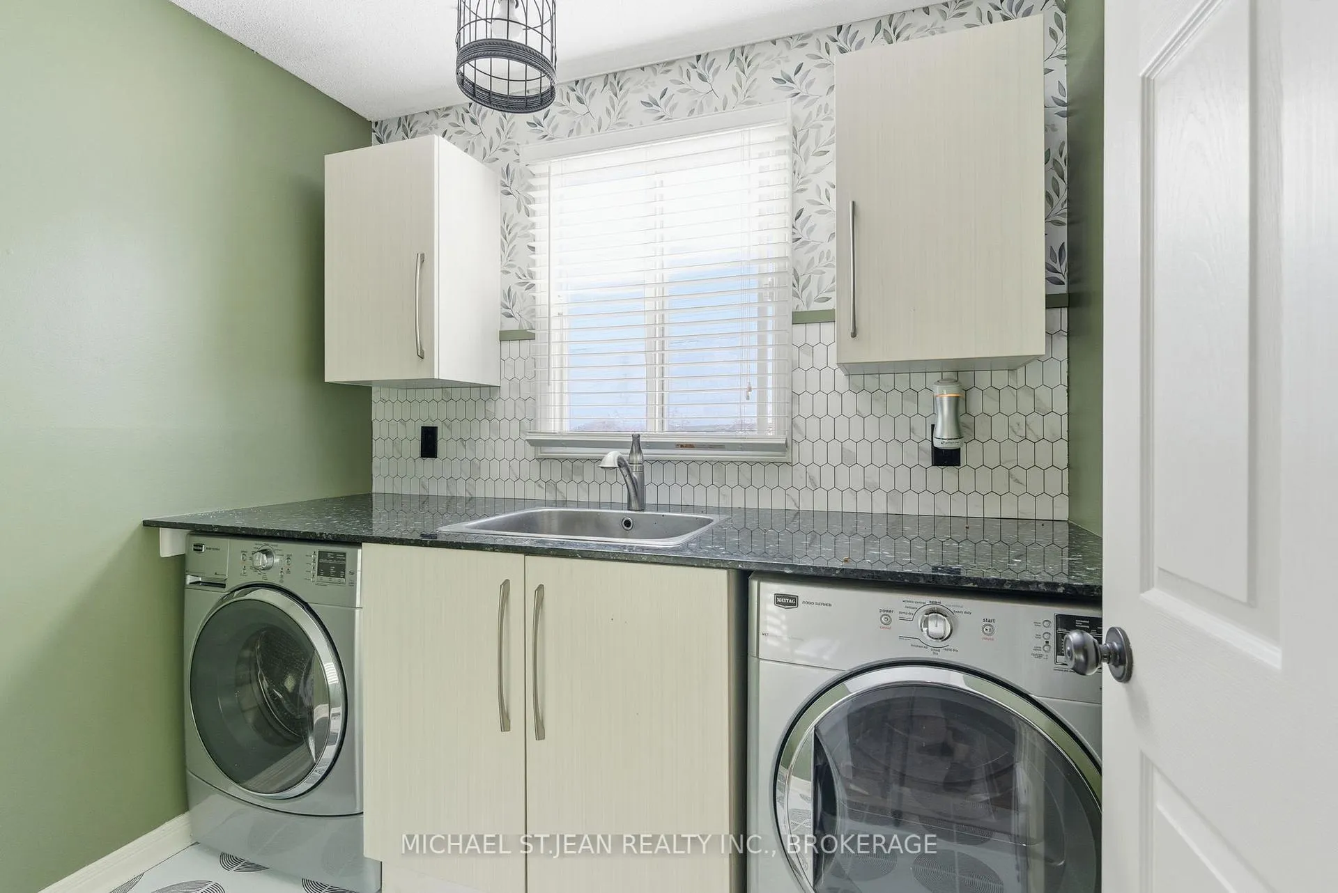 Photo 20 of 30 Capri Street, Thorold, Confederation Heights — HOMEH