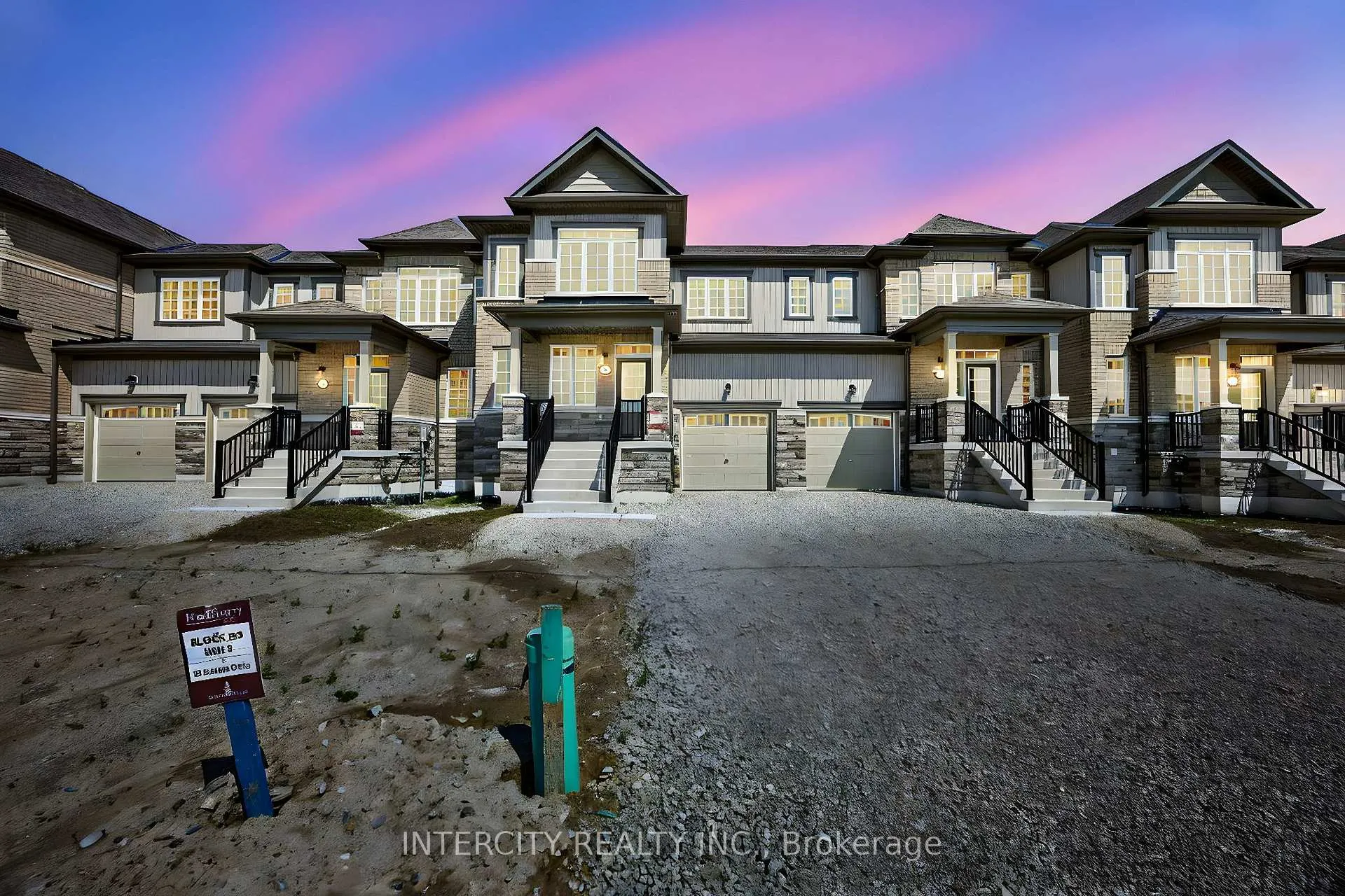 Photo 2 of 19 Avalon Drive, Wasaga Beach — HOMEH