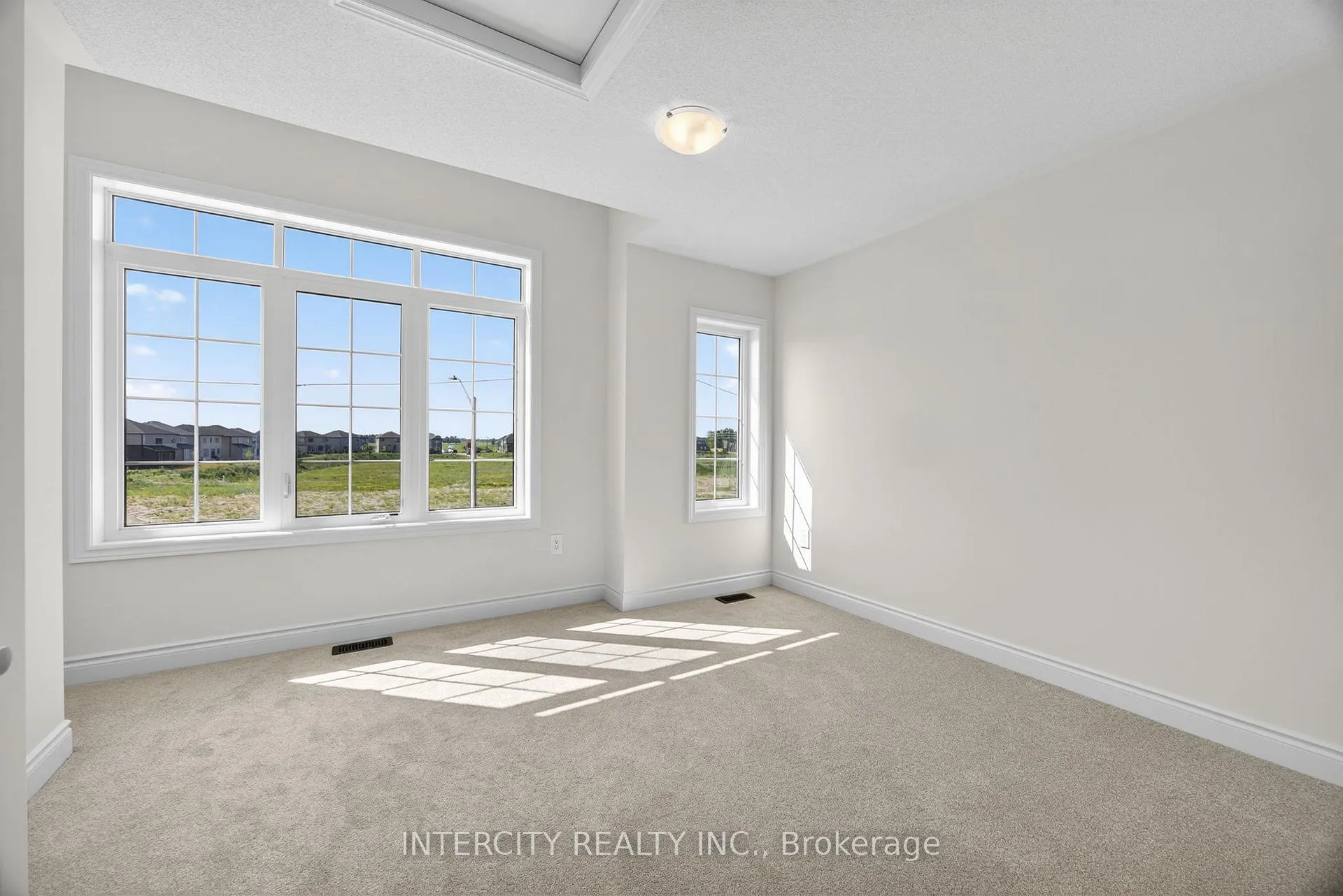 Photo 20 of 19 Avalon Drive, Wasaga Beach — HOMEH
