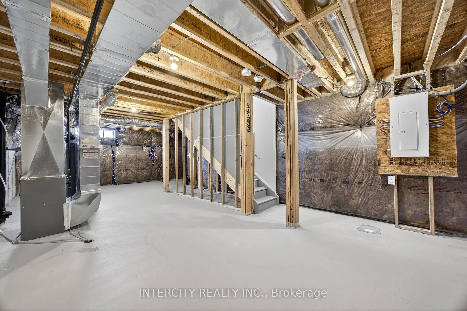 Photo 28 of 19 Avalon Drive, Wasaga Beach — HOMEH