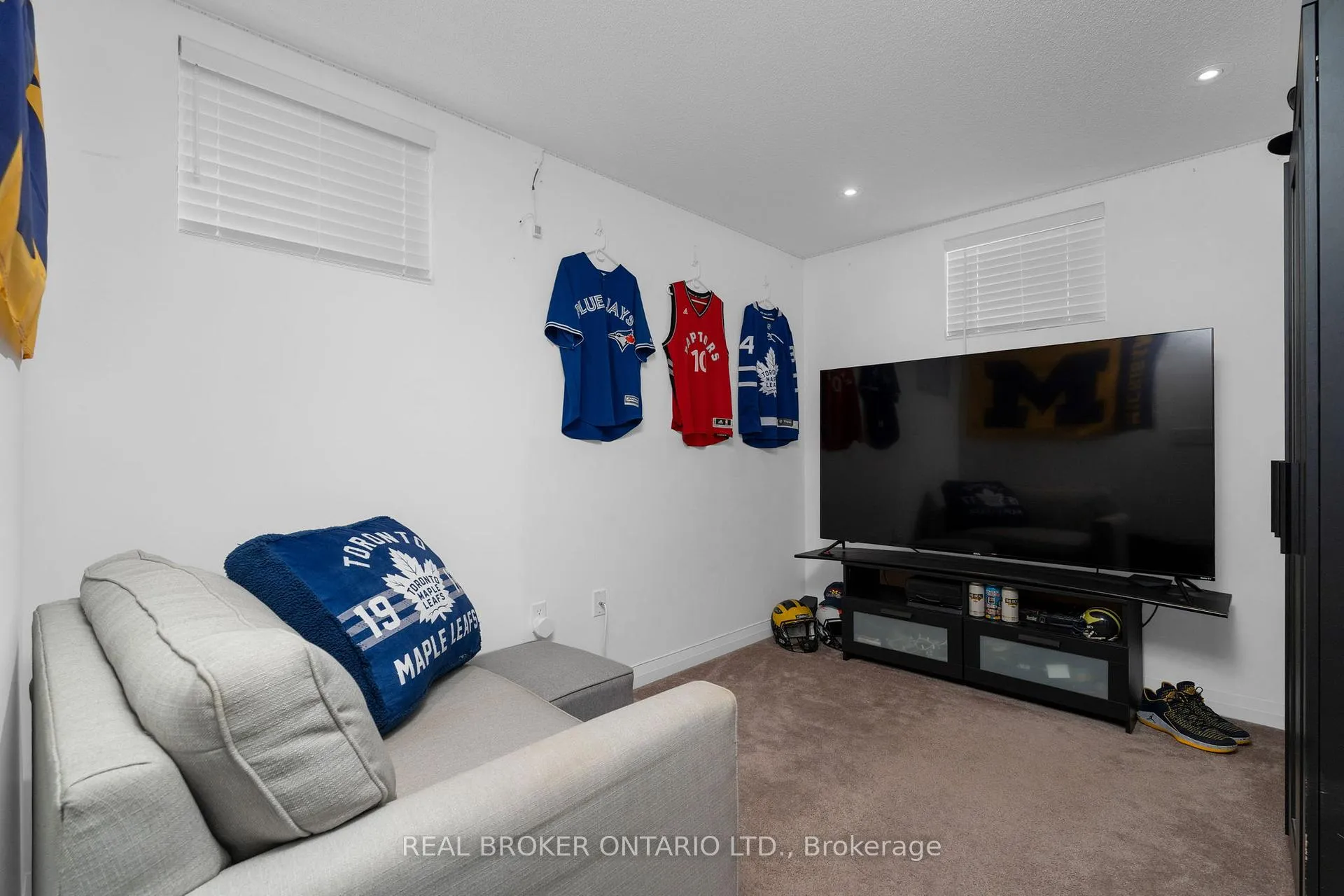 Photo 33 of 60 Mabern Street, Barrie, Holly — HOMEH