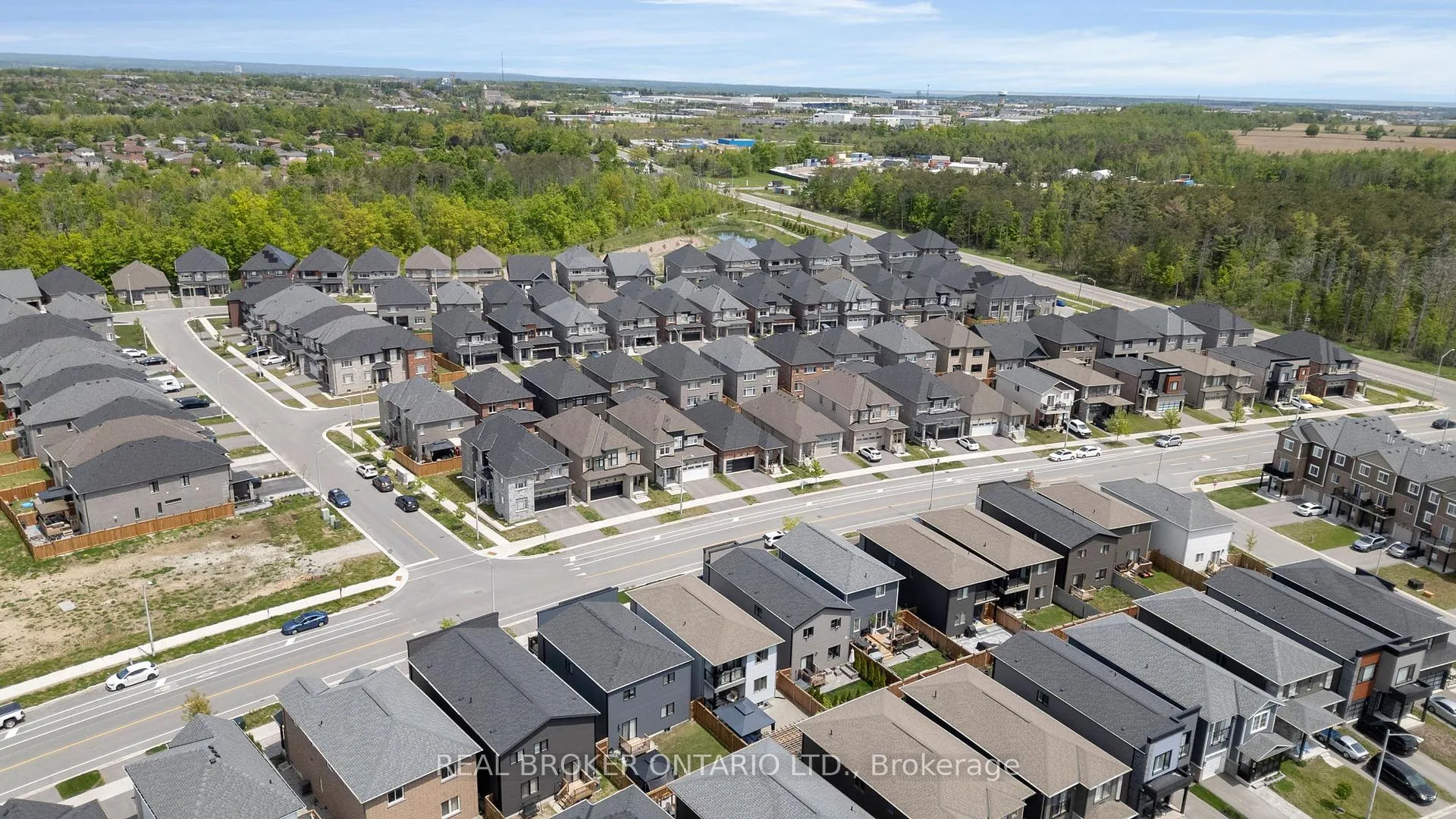 Photo 43 of 60 Mabern Street, Barrie, Holly — HOMEH