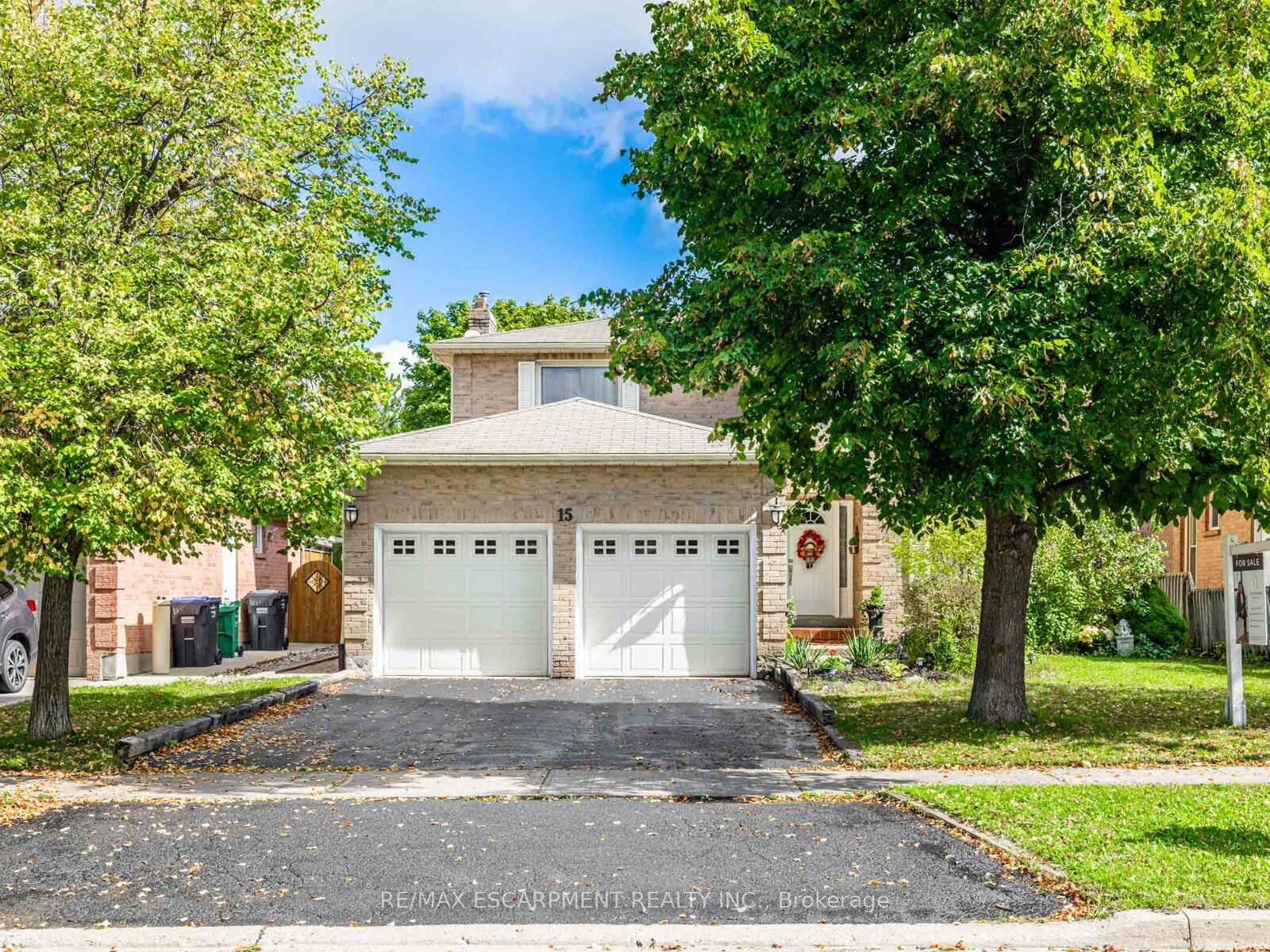 Photo 2 of 15 Deer Valley Drive, Caledon, Bolton West — HOMEH