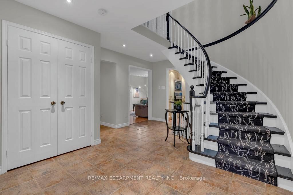 Photo 7 of 15 Deer Valley Drive, Caledon, Bolton West — HOMEH