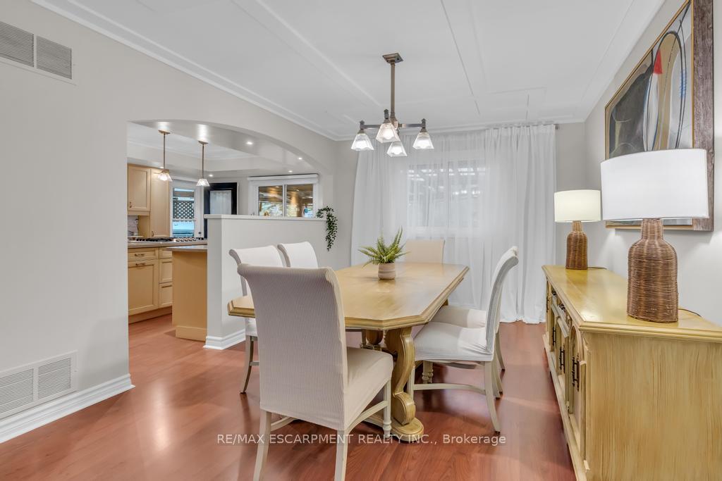 Photo 11 of 15 Deer Valley Drive, Caledon, Bolton West — HOMEH