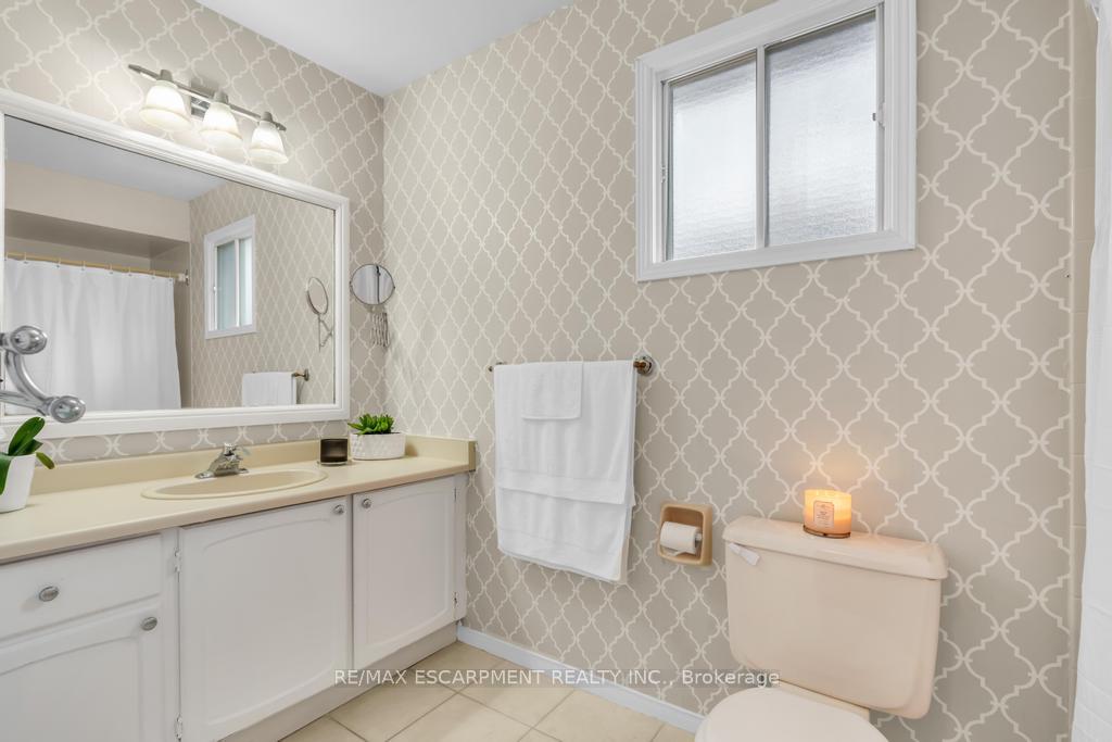 Photo 26 of 15 Deer Valley Drive, Caledon, Bolton West — HOMEH