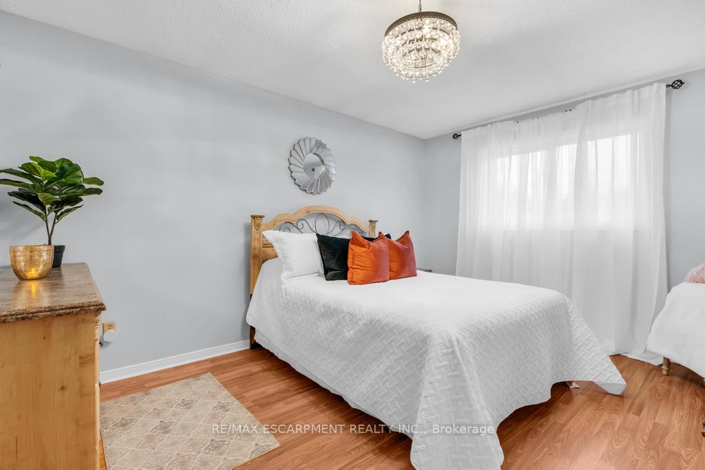 Photo 29 of 15 Deer Valley Drive, Caledon, Bolton West — HOMEH
