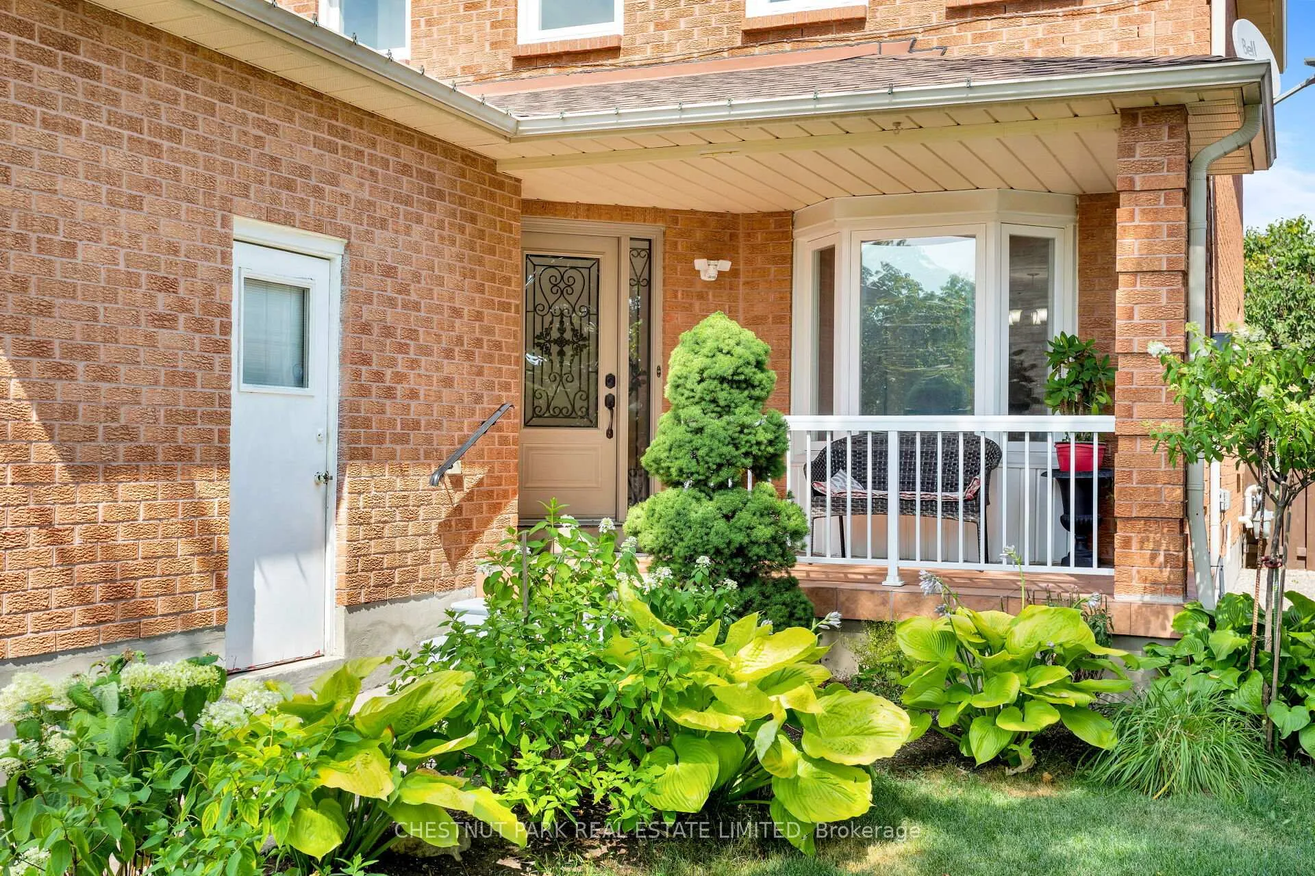 Photo 3 of 138 Largo Crescent, Vaughan, Maple — HOMEH