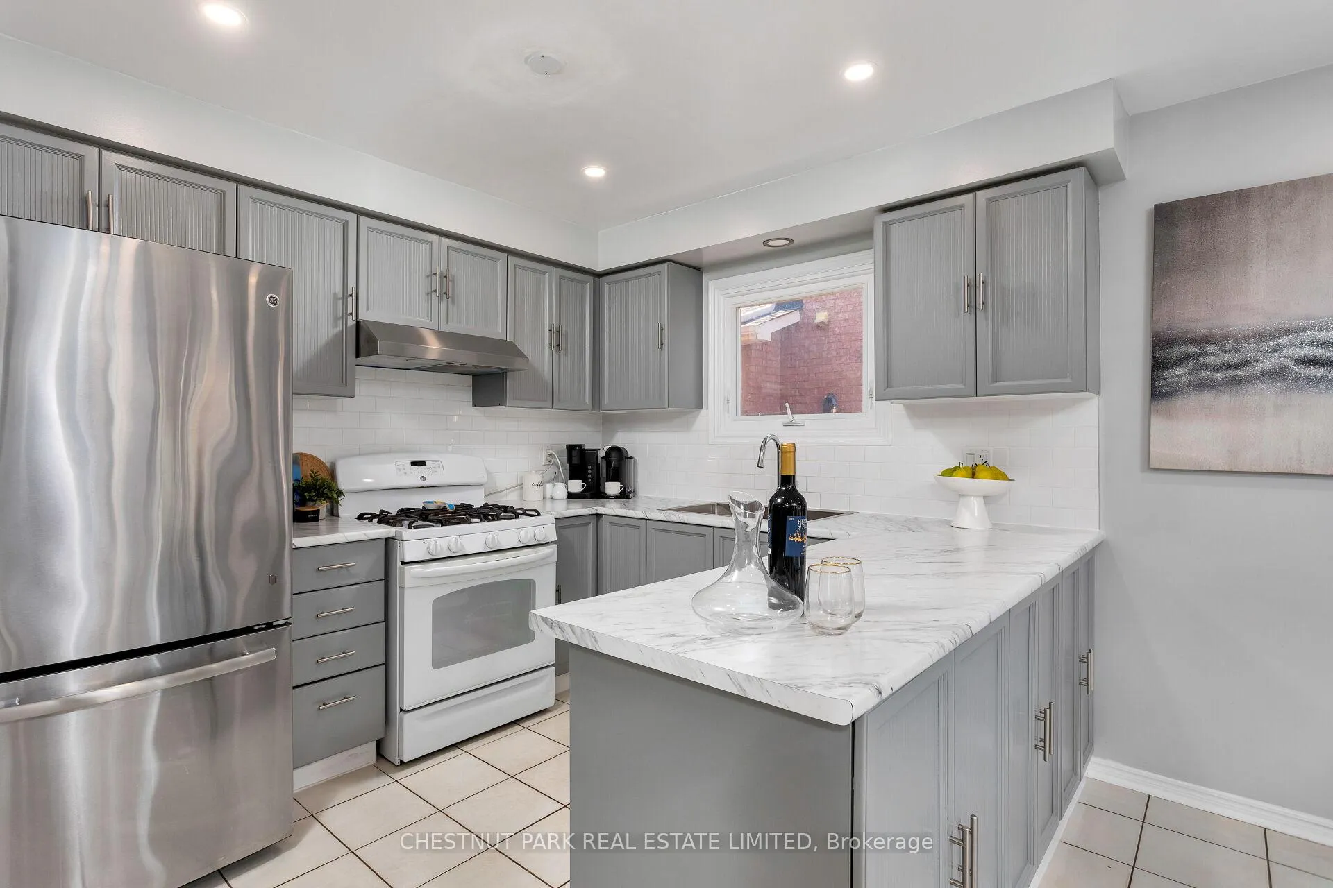 Photo 10 of 138 Largo Crescent, Vaughan, Maple — HOMEH