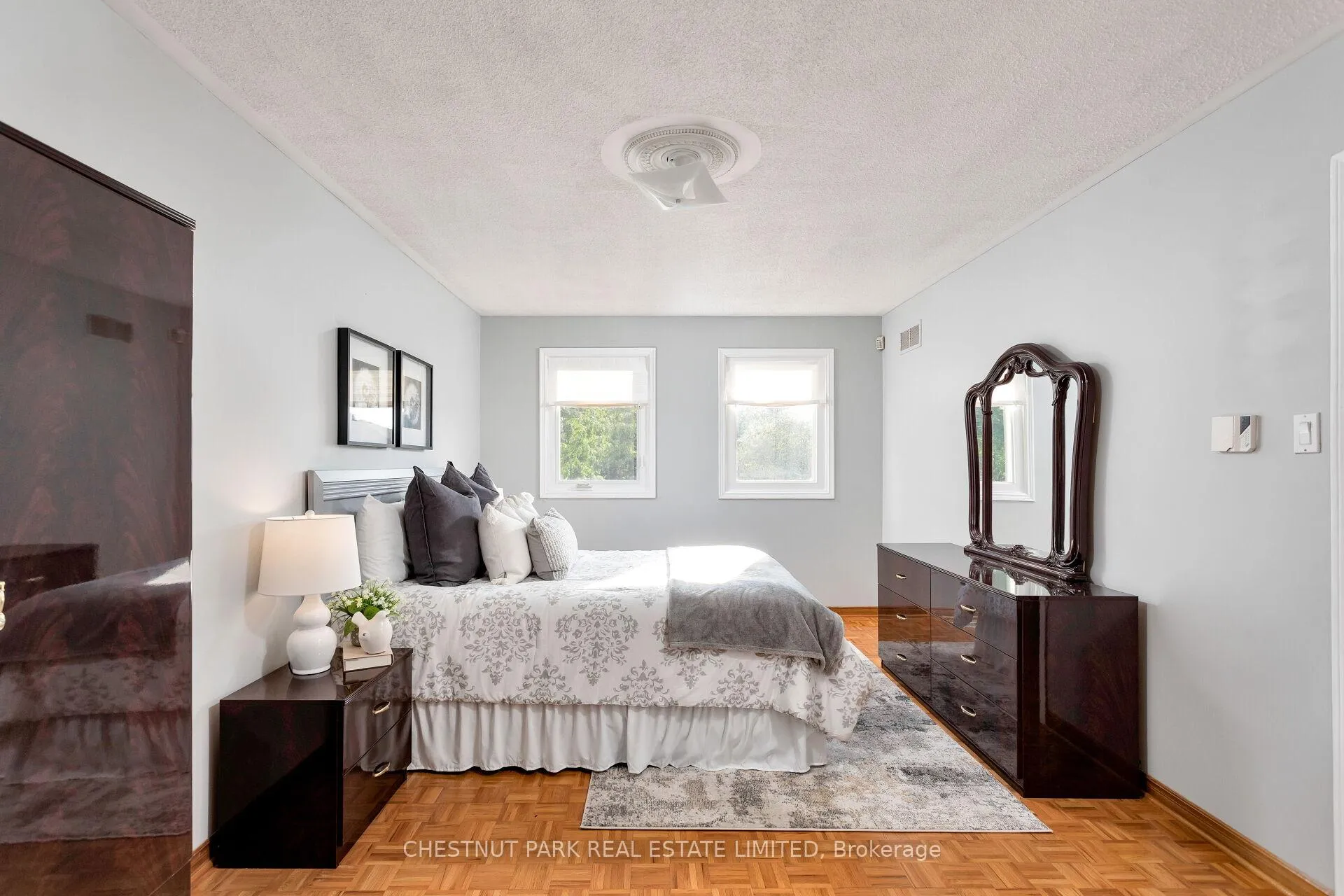 Photo 20 of 138 Largo Crescent, Vaughan, Maple — HOMEH
