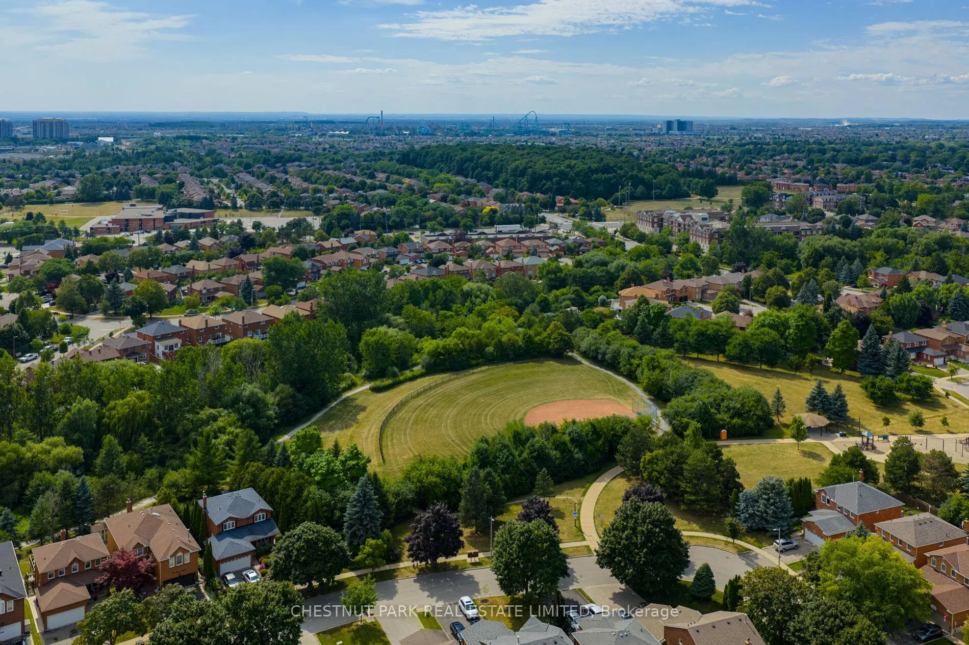 Photo 32 of 138 Largo Crescent, Vaughan, Maple — HOMEH